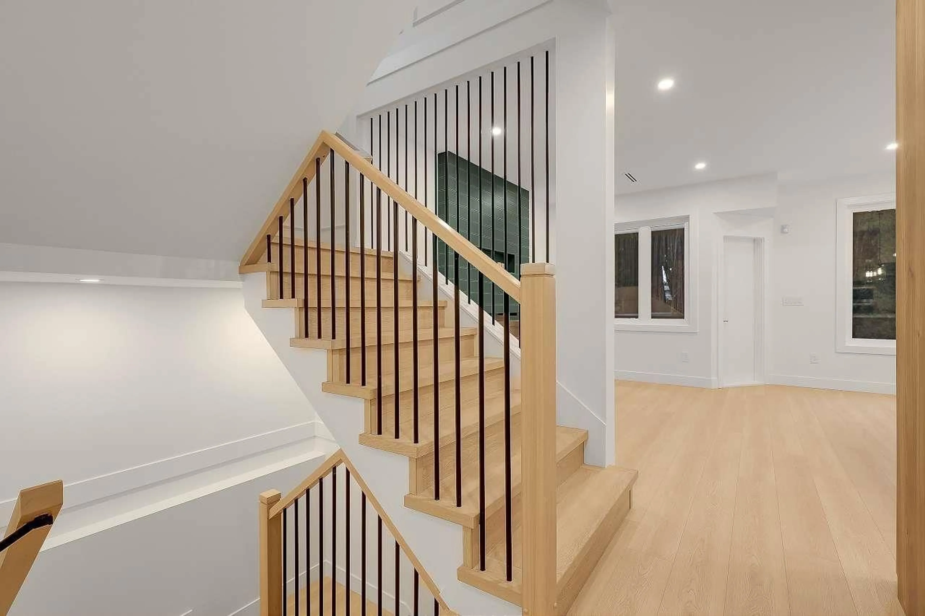 Stairs for 7826 118 STREET, Surrey British Columbia V4C6G8