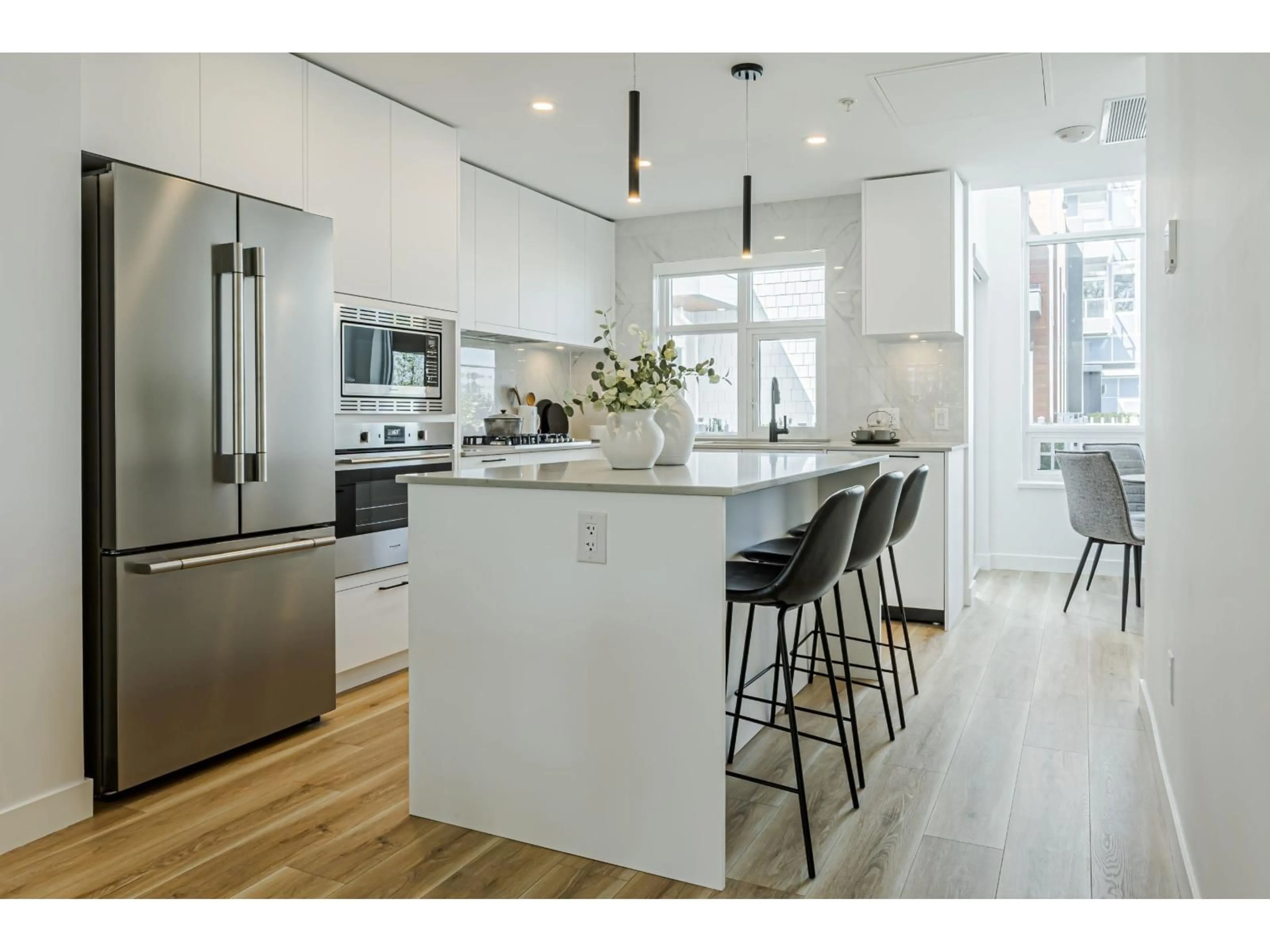 Contemporary kitchen, unknown for 20075 85 AVENUE, Langley British Columbia V2Y3Y4