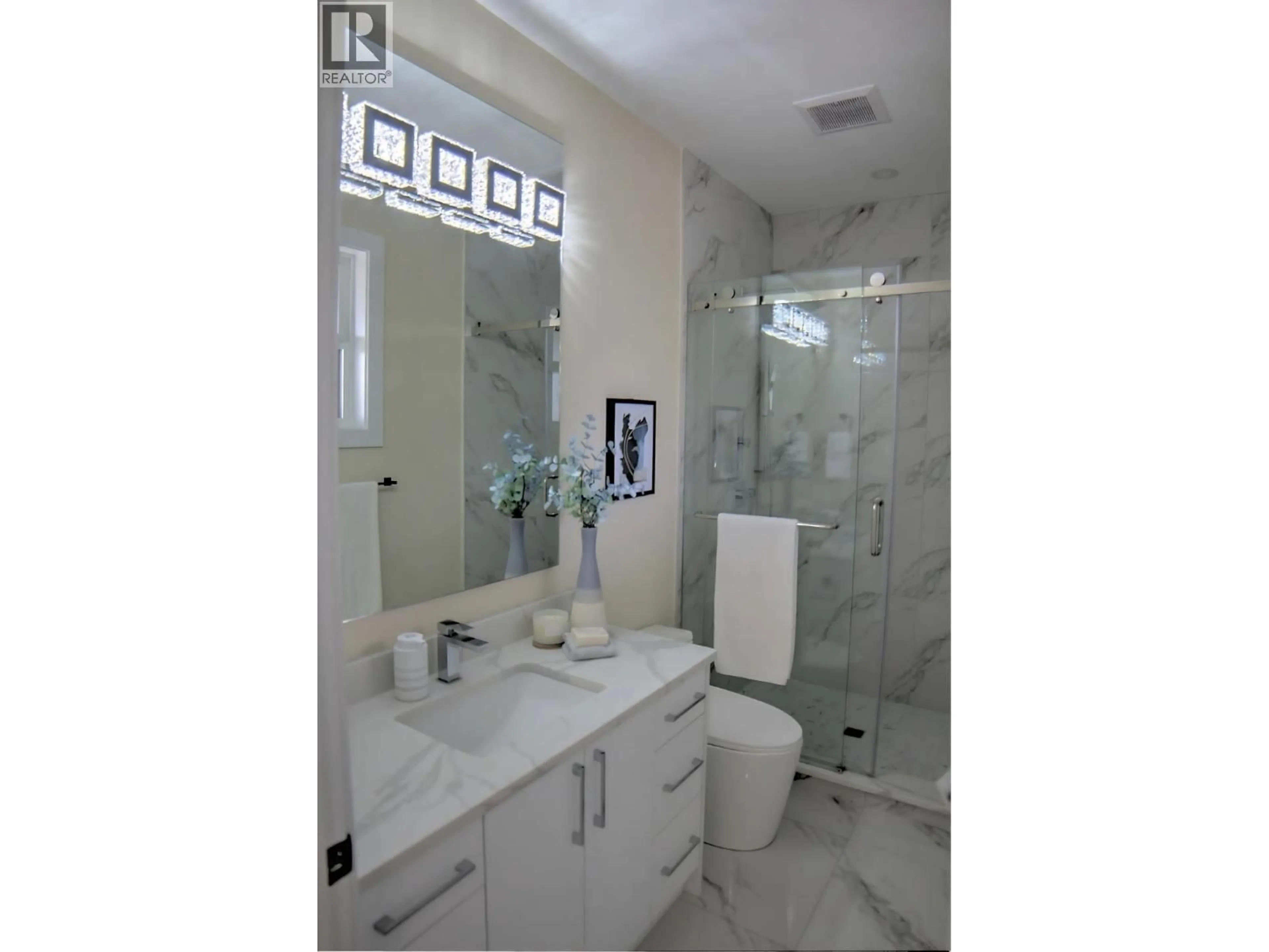 Contemporary bathroom, ceramic/tile floor for 5171 57 STREET, Delta British Columbia V4K3G2