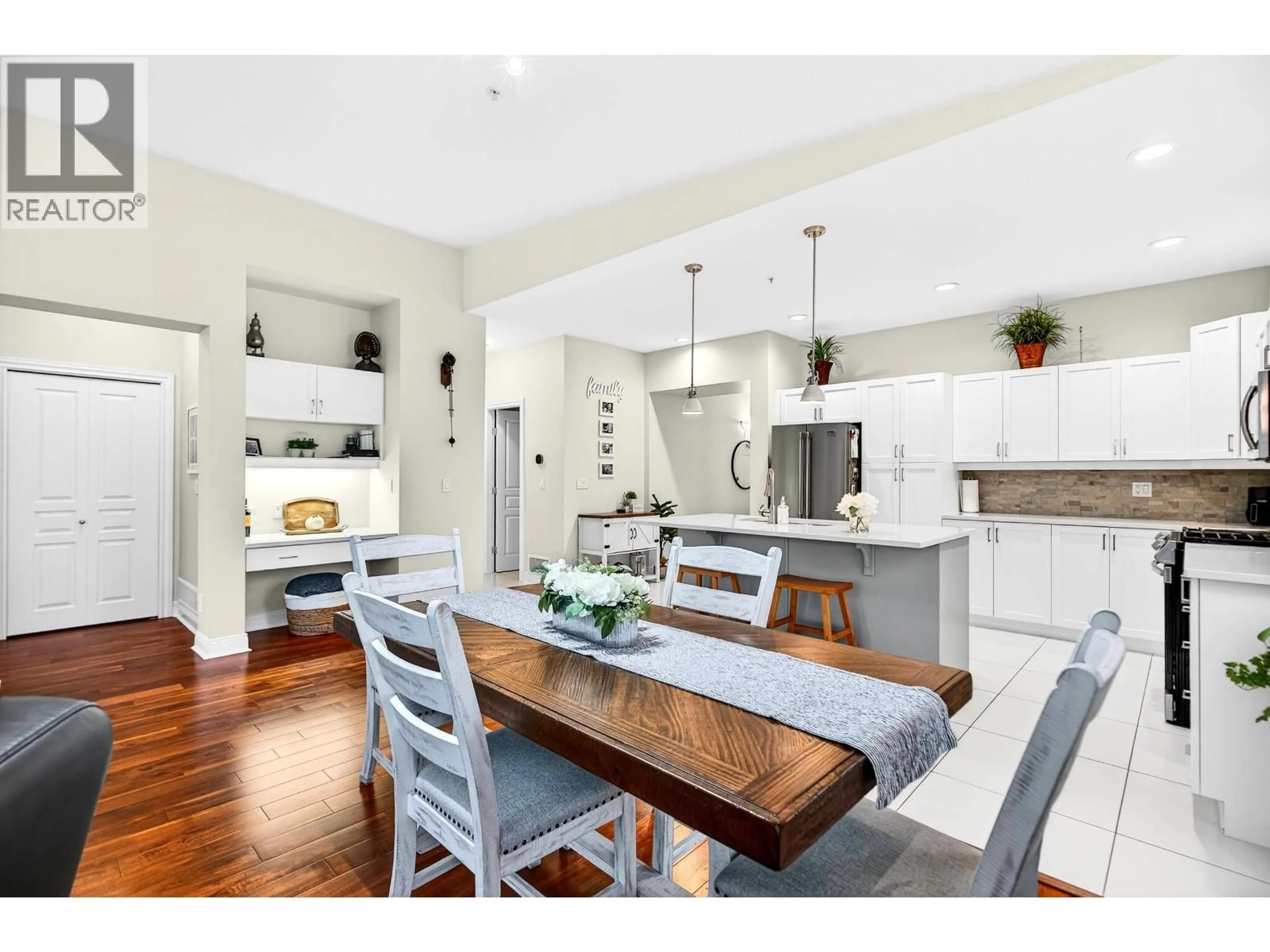 Open concept kitchen, wood/laminate floor for 154 - 19639 MEADOW GARDENS WAY, Pitt Meadows British Columbia V3Y2T5