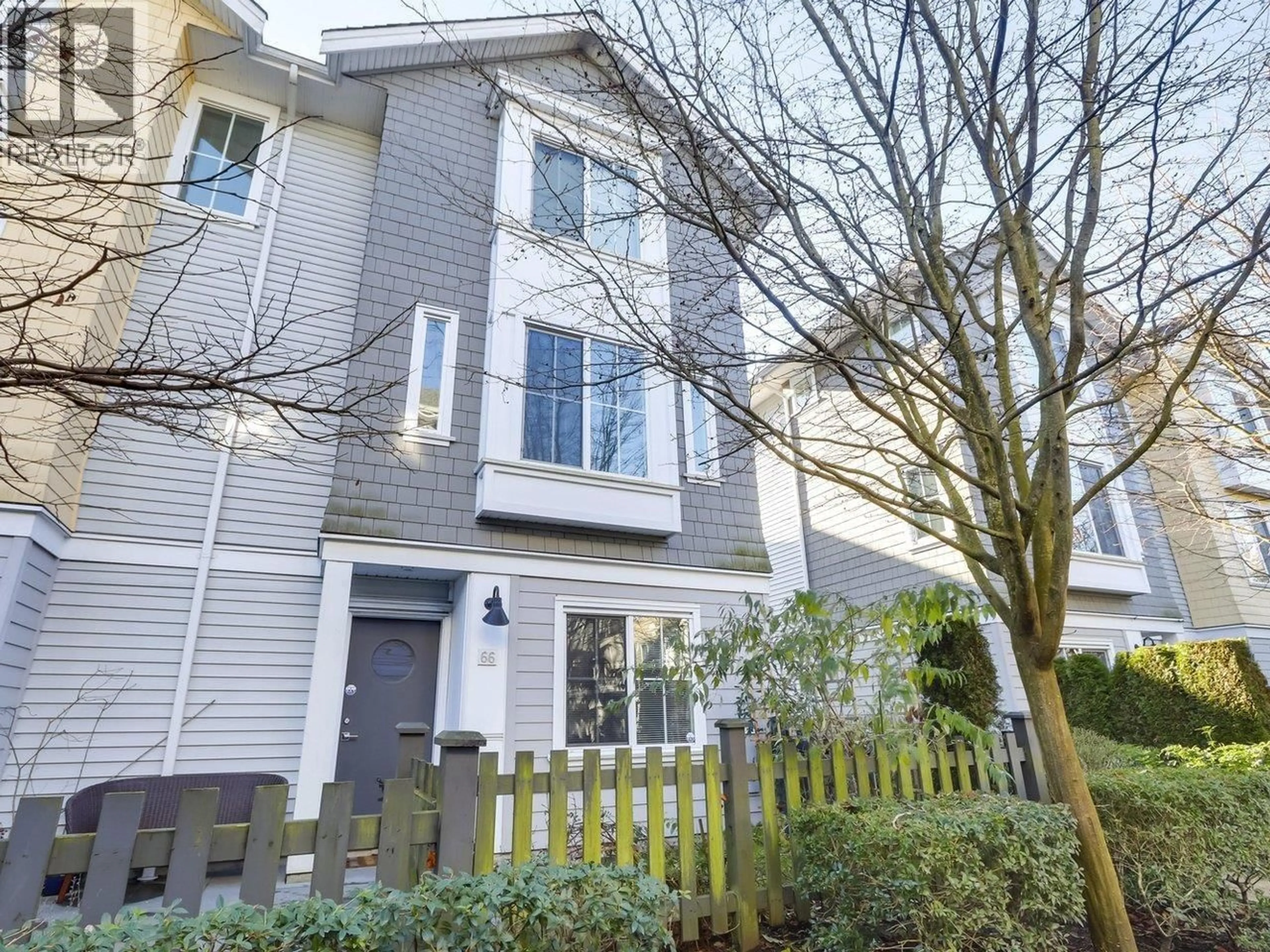 A pic from outside/outdoor area/front of a property/back of a property/a pic from drone, street for 66 - 5550 ADMIRAL WAY, Ladner British Columbia V4K0C4