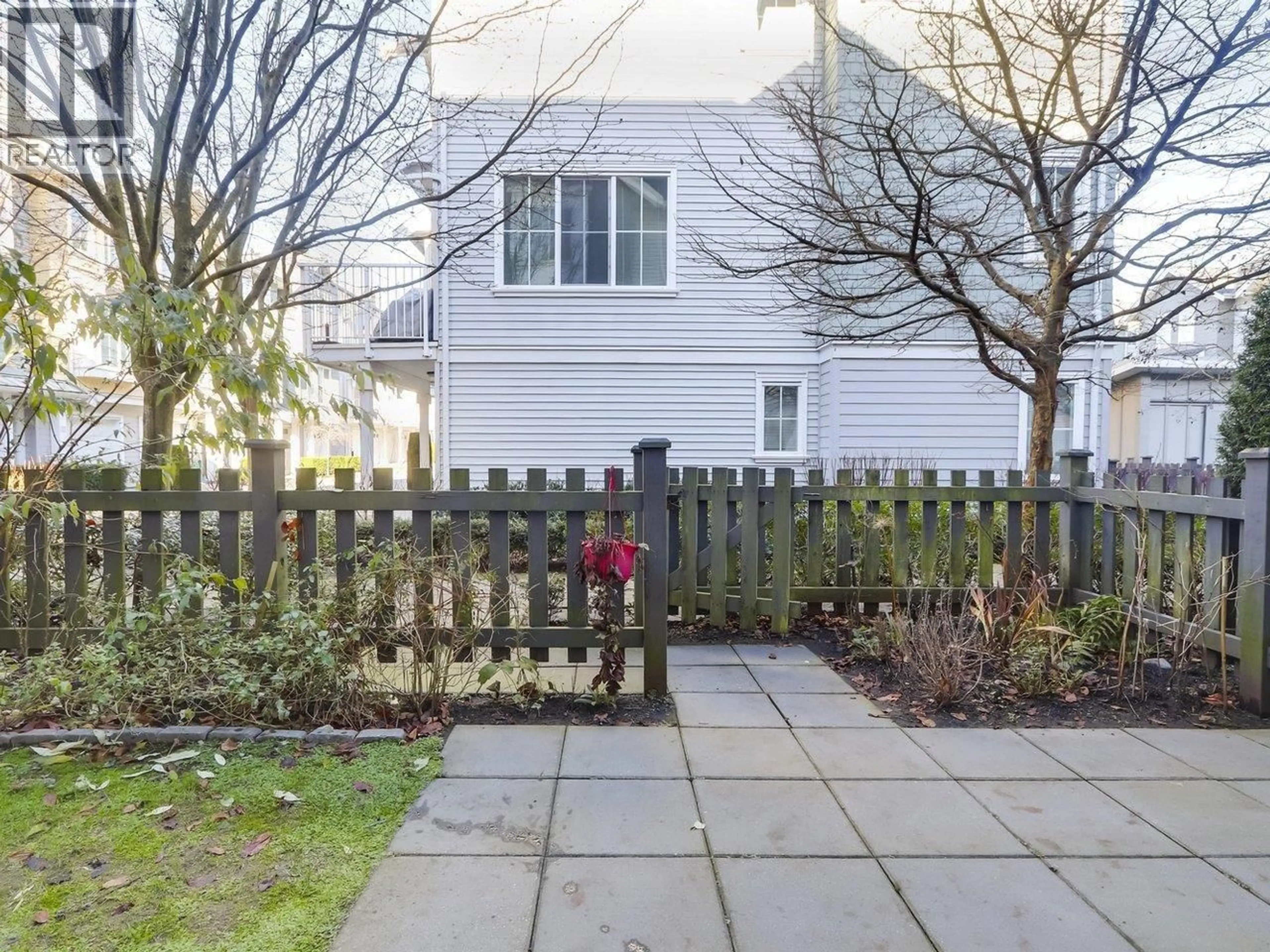 A pic from outside/outdoor area/front of a property/back of a property/a pic from drone, street for 66 - 5550 ADMIRAL WAY, Ladner British Columbia V4K0C4