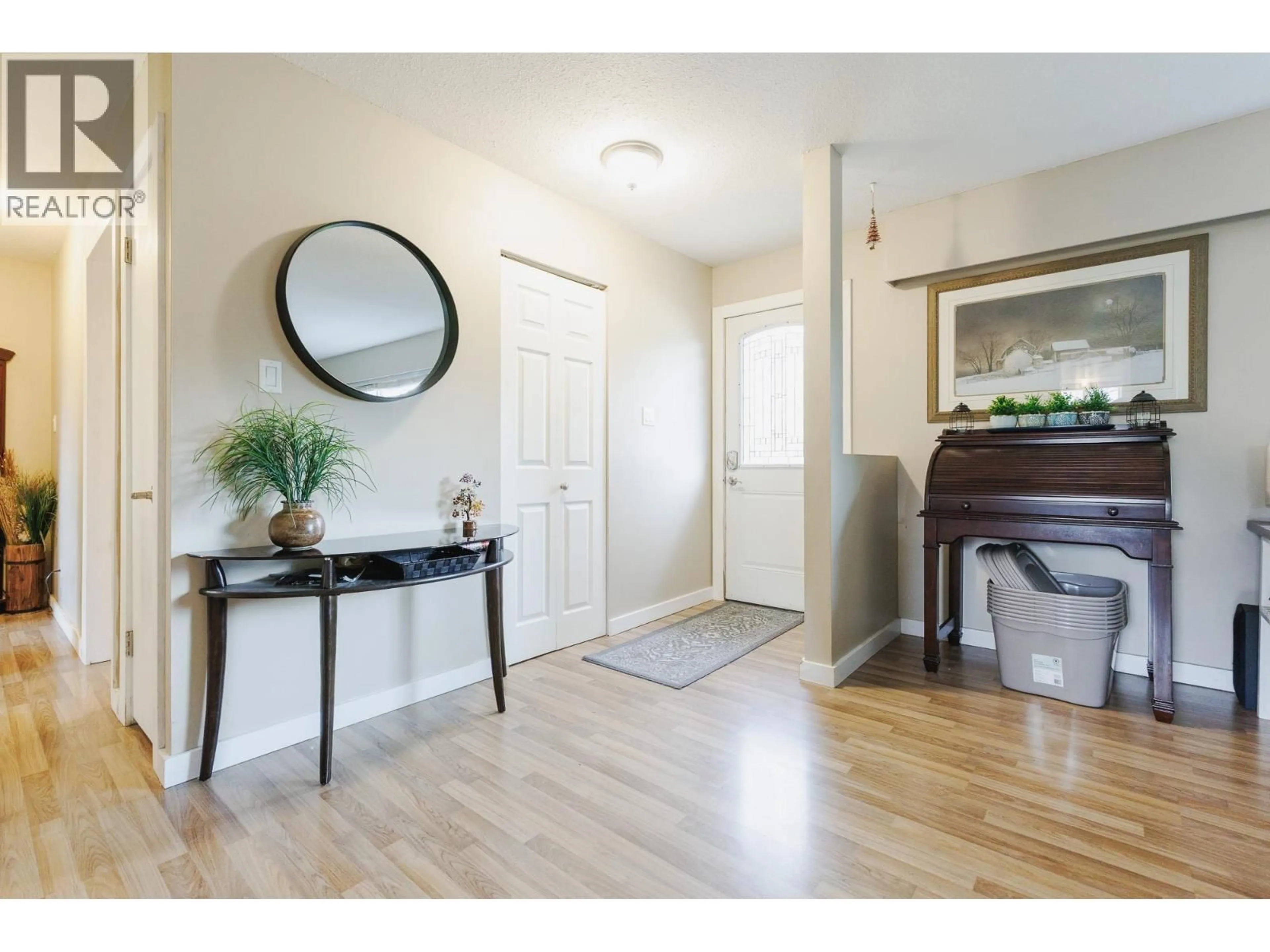 Indoor entryway for 12045 261 STREET, Maple Ridge British Columbia V2W2A5