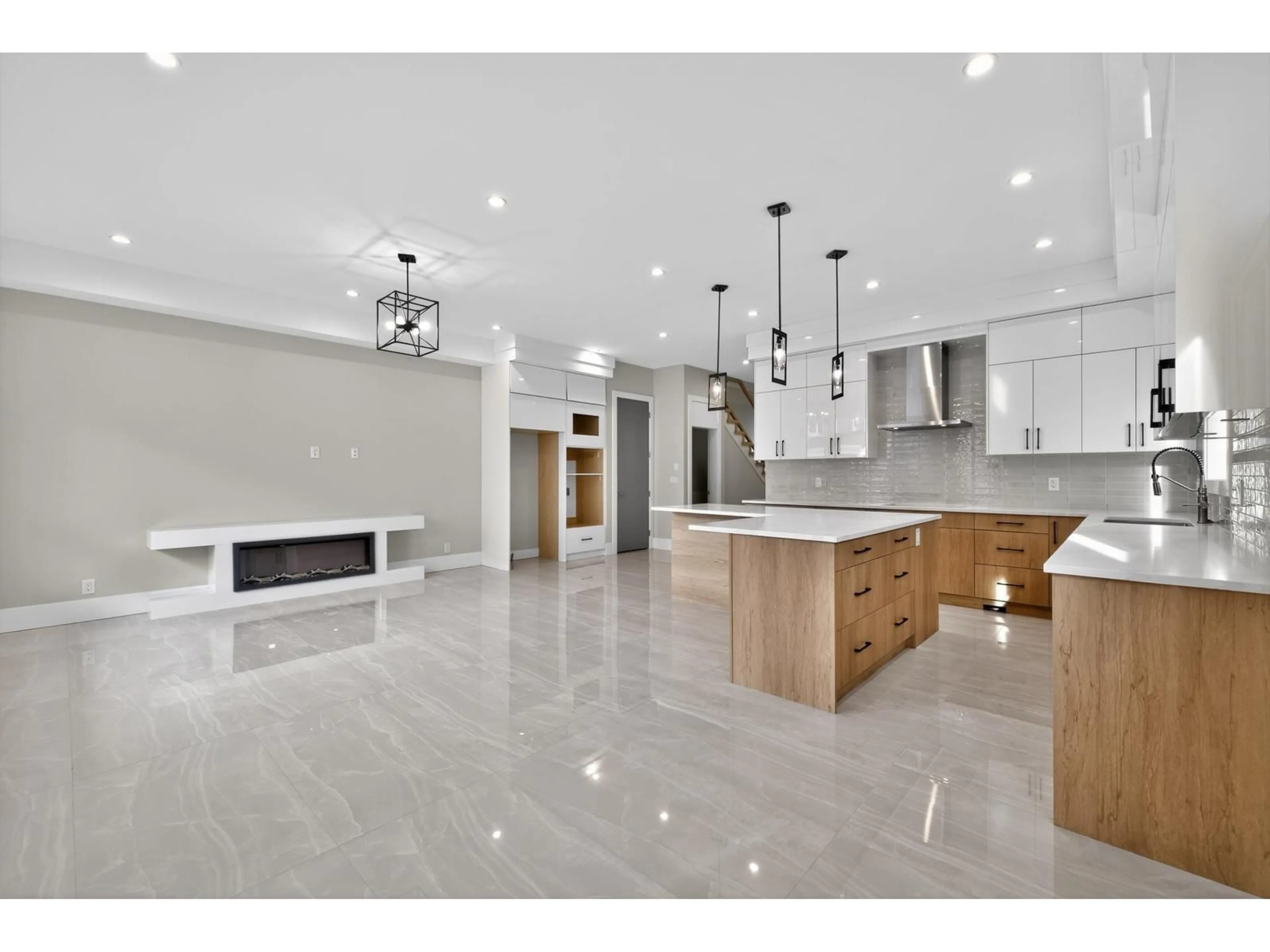 Open concept kitchen, ceramic/tile floor for 17116 1 AVENUE, Surrey British Columbia V3Z9R2