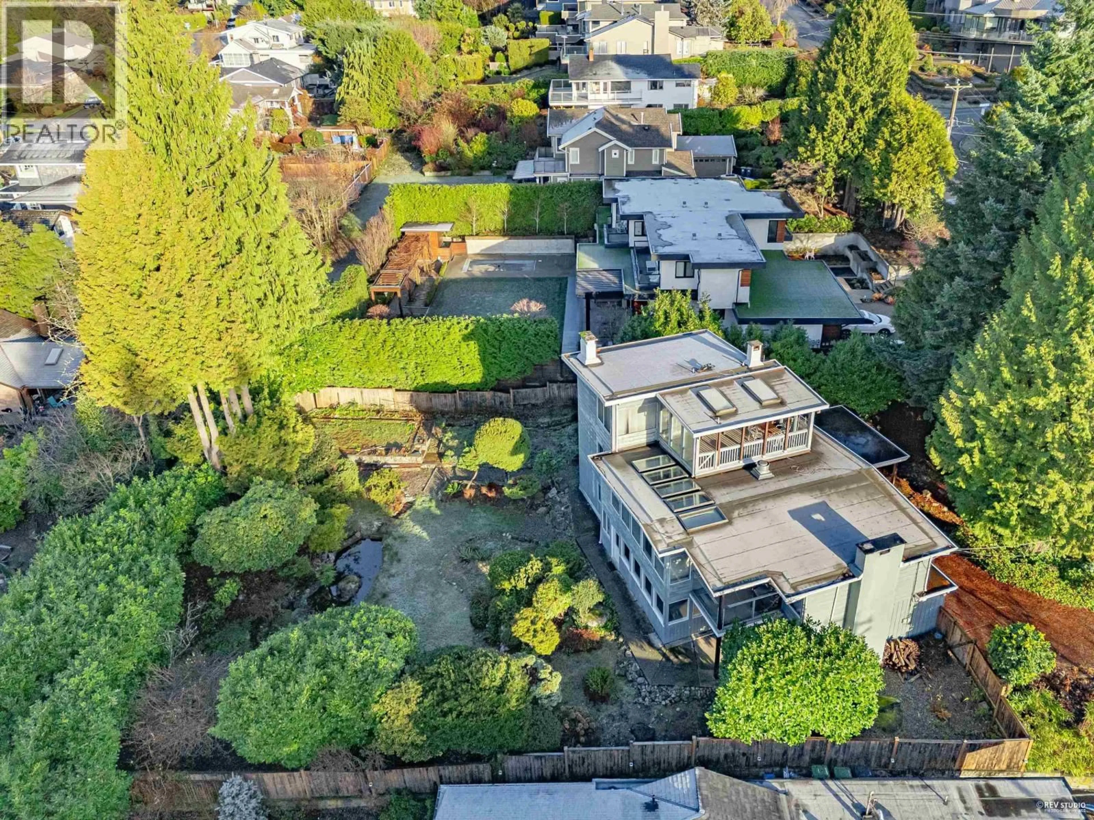 A pic from outside/outdoor area/front of a property/back of a property/a pic from drone, street for 3729 ST. GEORGES AVENUE, North Vancouver British Columbia V7N1W3