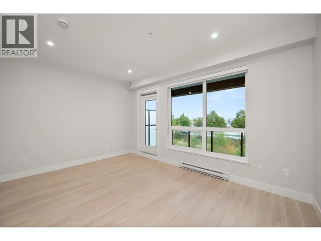 205 - 1942 STARLING DRIVE, Delta 4