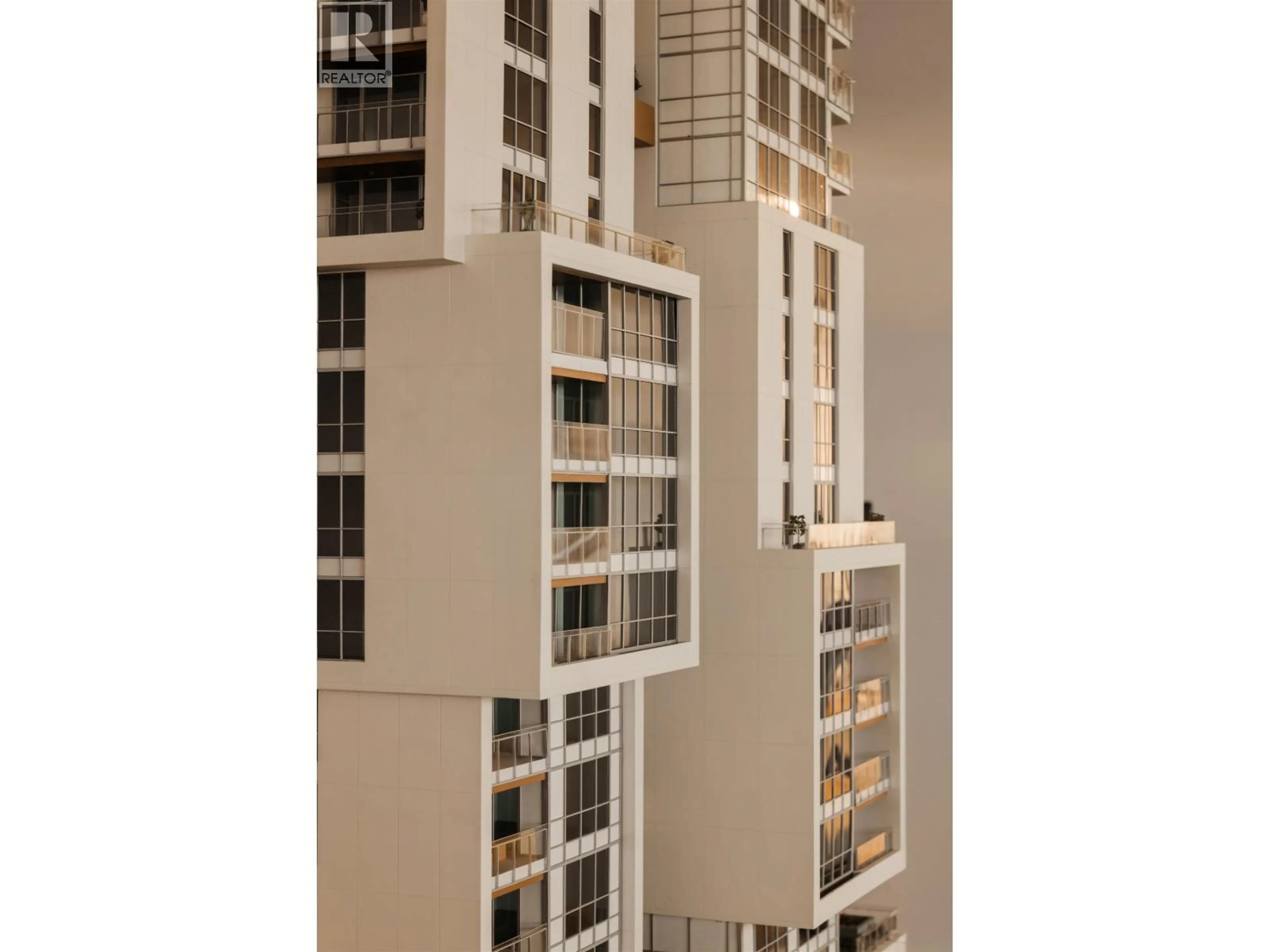 Indoor foyer for 601 - 1818 ALBERNI STREET, Vancouver British Columbia V6G1B3