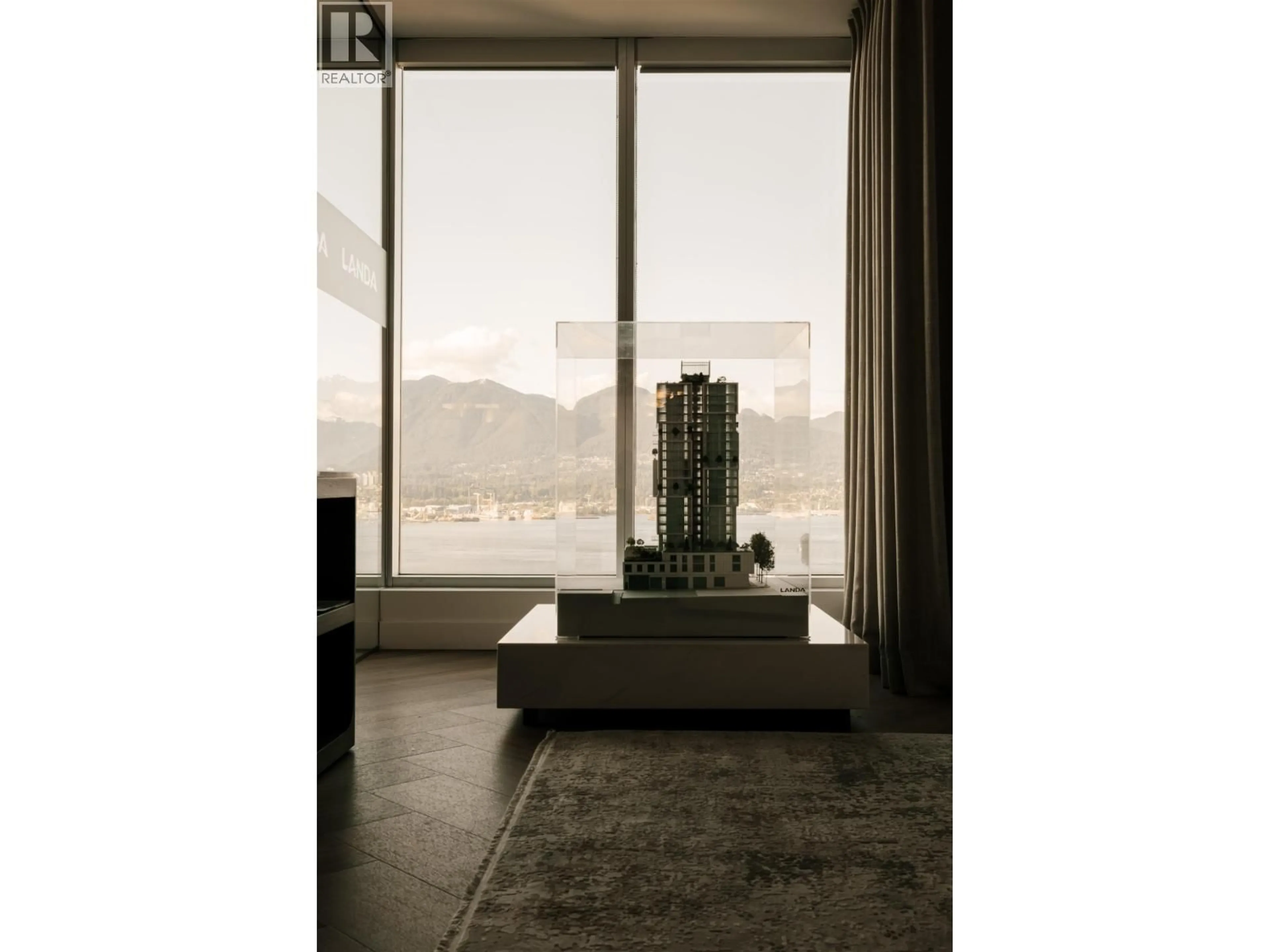 Indoor foyer for 601 - 1818 ALBERNI STREET, Vancouver British Columbia V6G1B3