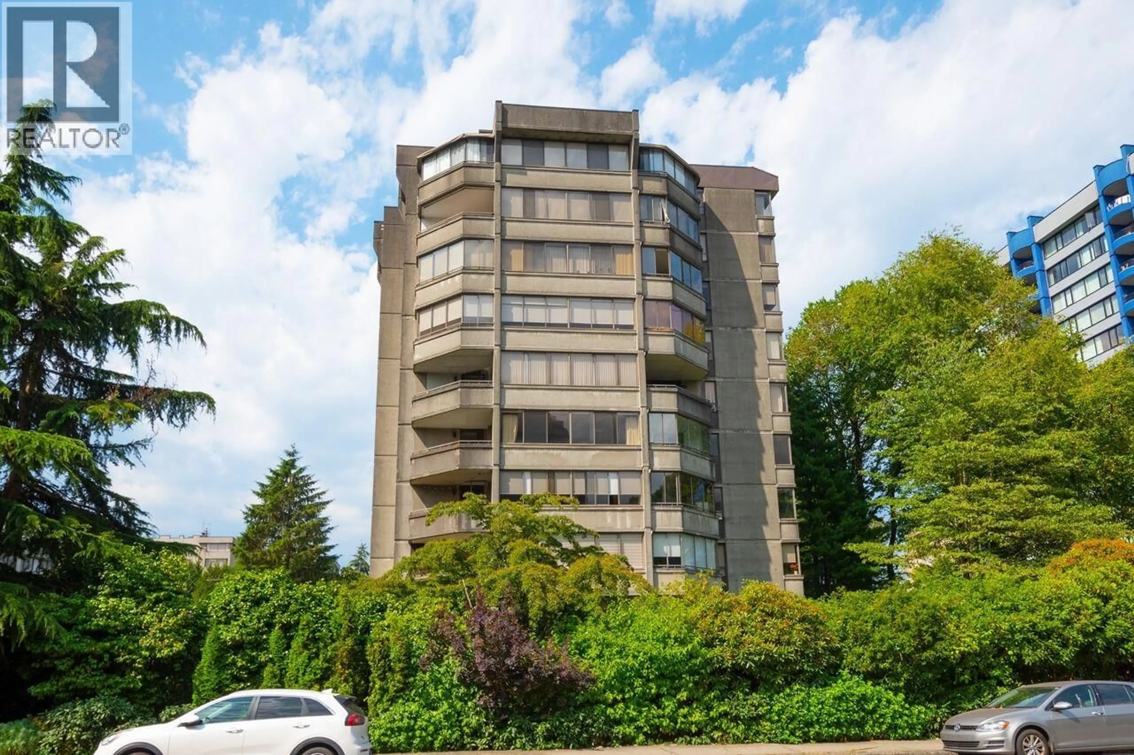 A pic from outside/outdoor area/front of a property/back of a property/a pic from drone, building for 302 - 1616 13TH AVENUE, Vancouver British Columbia V6J2G6