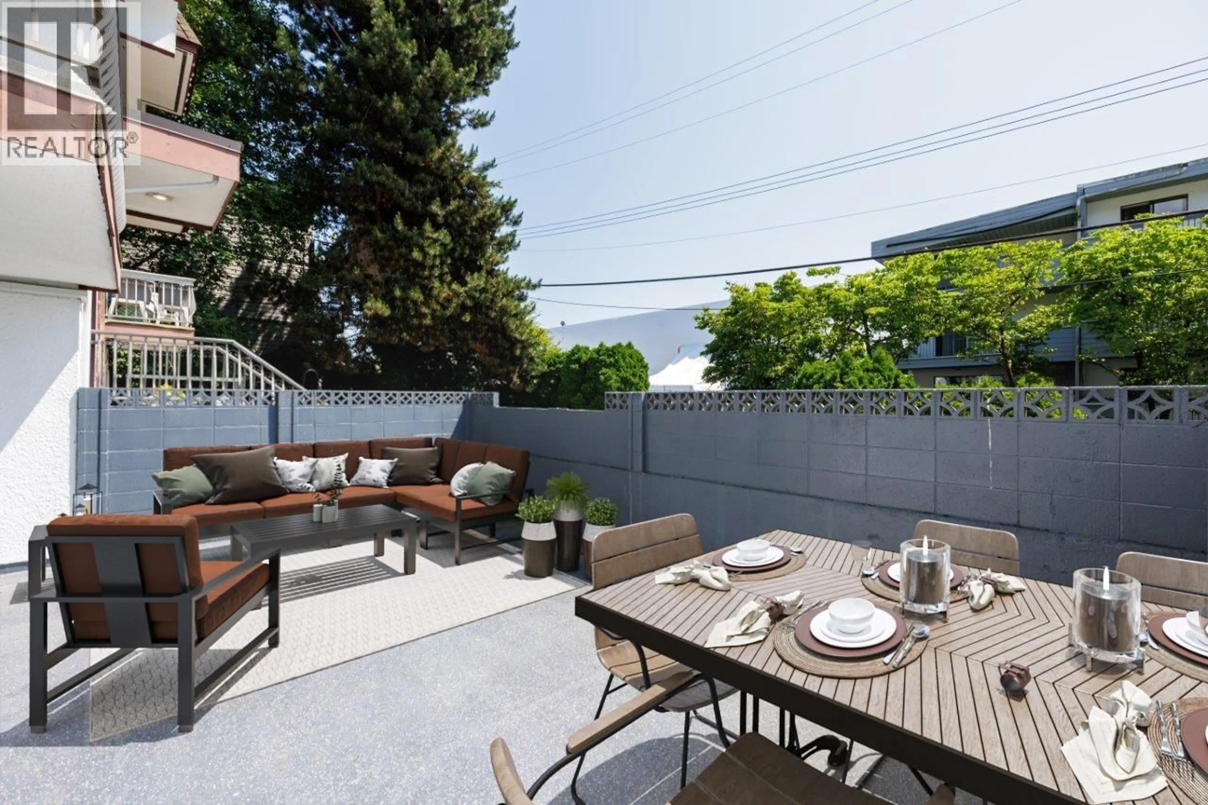 Patio, street for 3 - 135 21ST STREET, North Vancouver British Columbia V7M1Z2