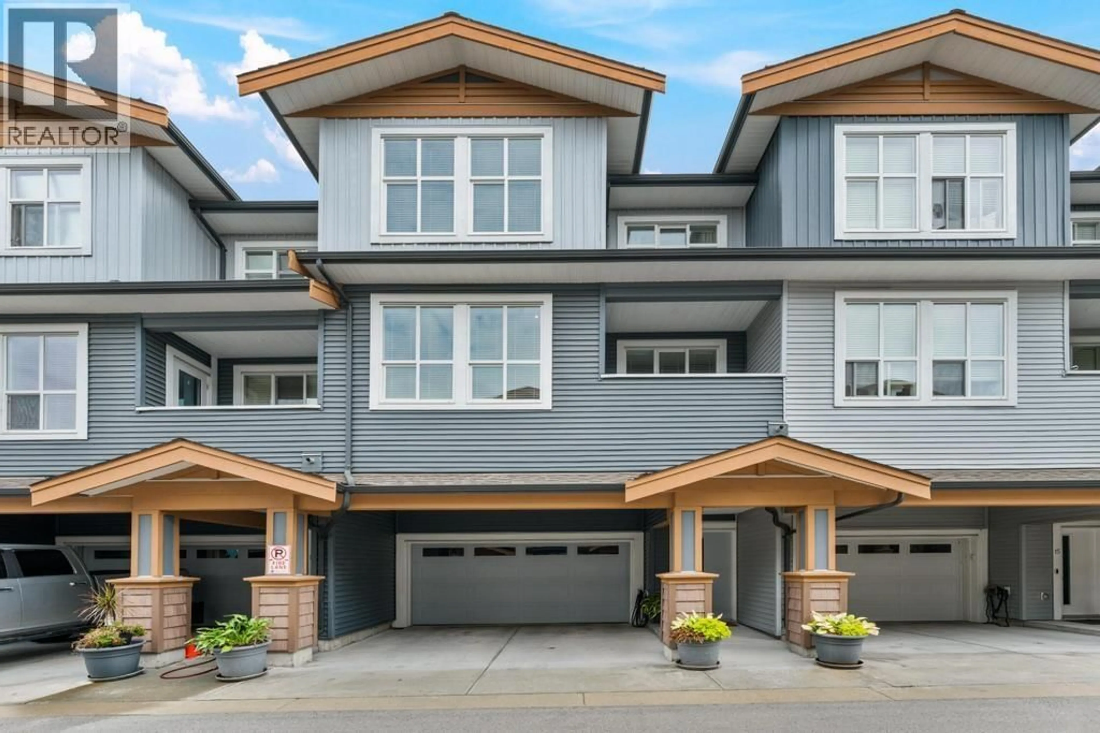 Home with vinyl exterior material, street for 16 - 24086 104 AVENUE, Maple Ridge British Columbia V2W1J2