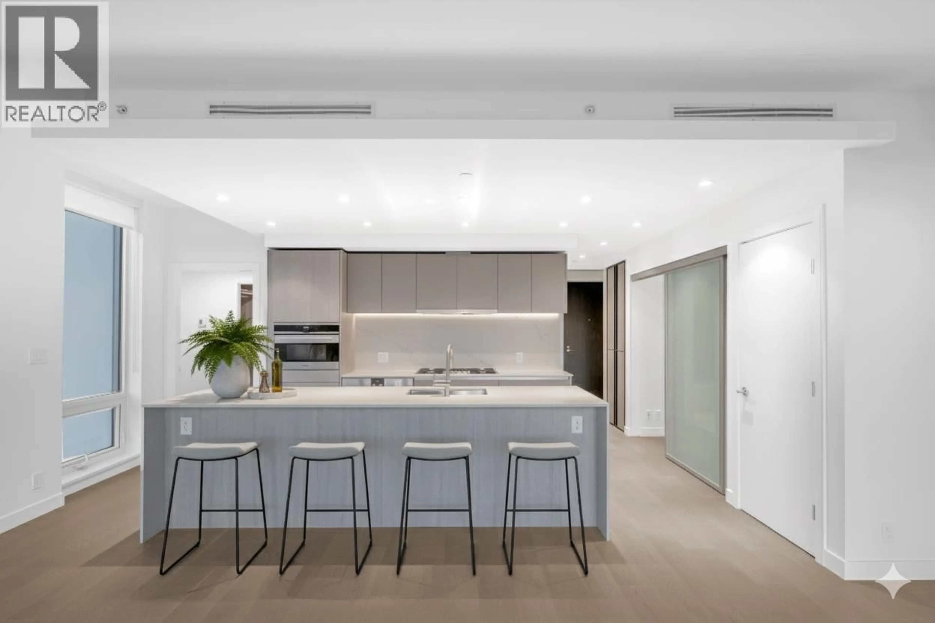 Contemporary kitchen, unknown for 3101 - 1500 FERN STREET, North Vancouver British Columbia V7J0E6