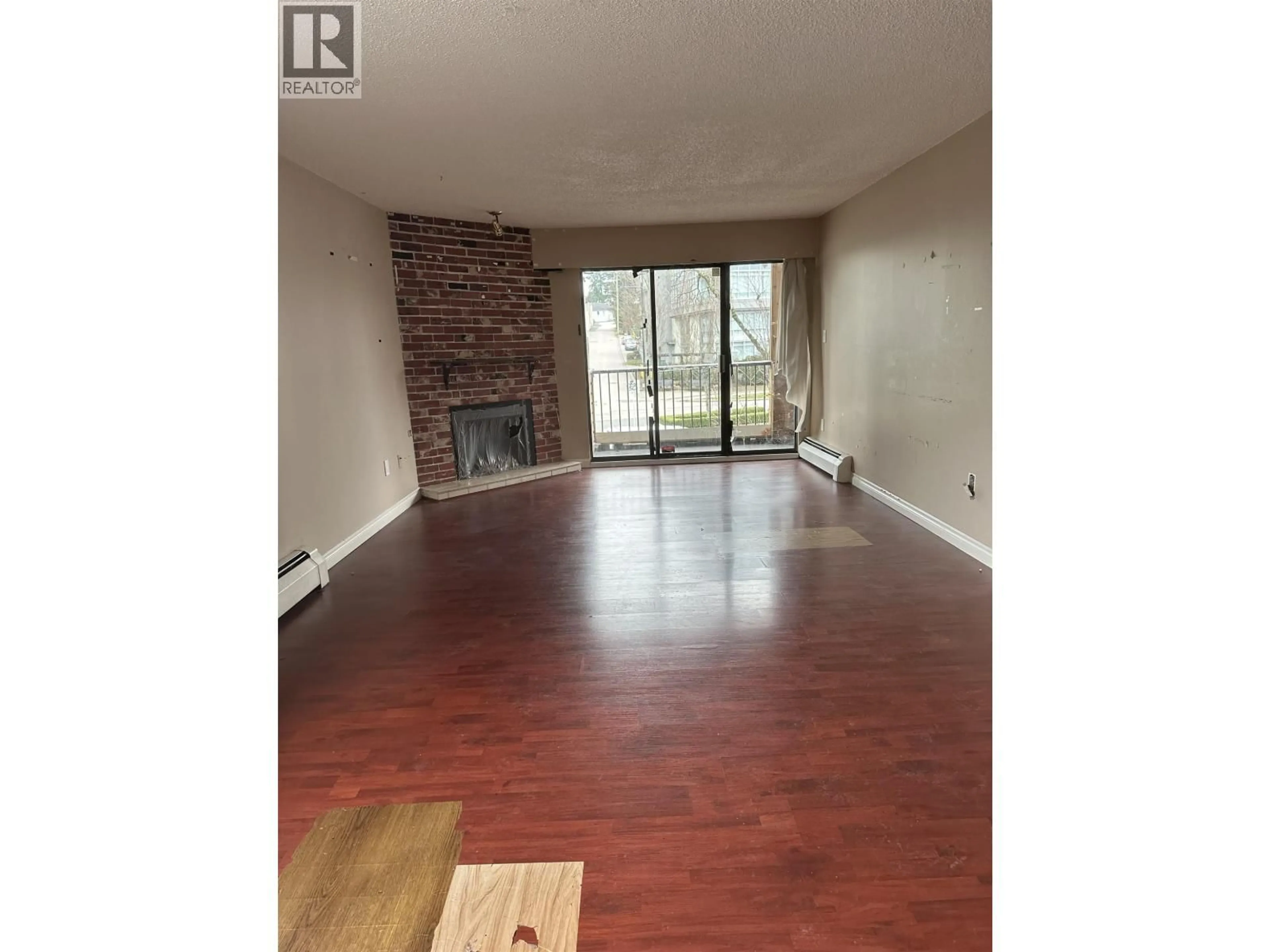 A pic of a room for 206 - 2299 30TH AVENUE, Vancouver British Columbia V5N5N1