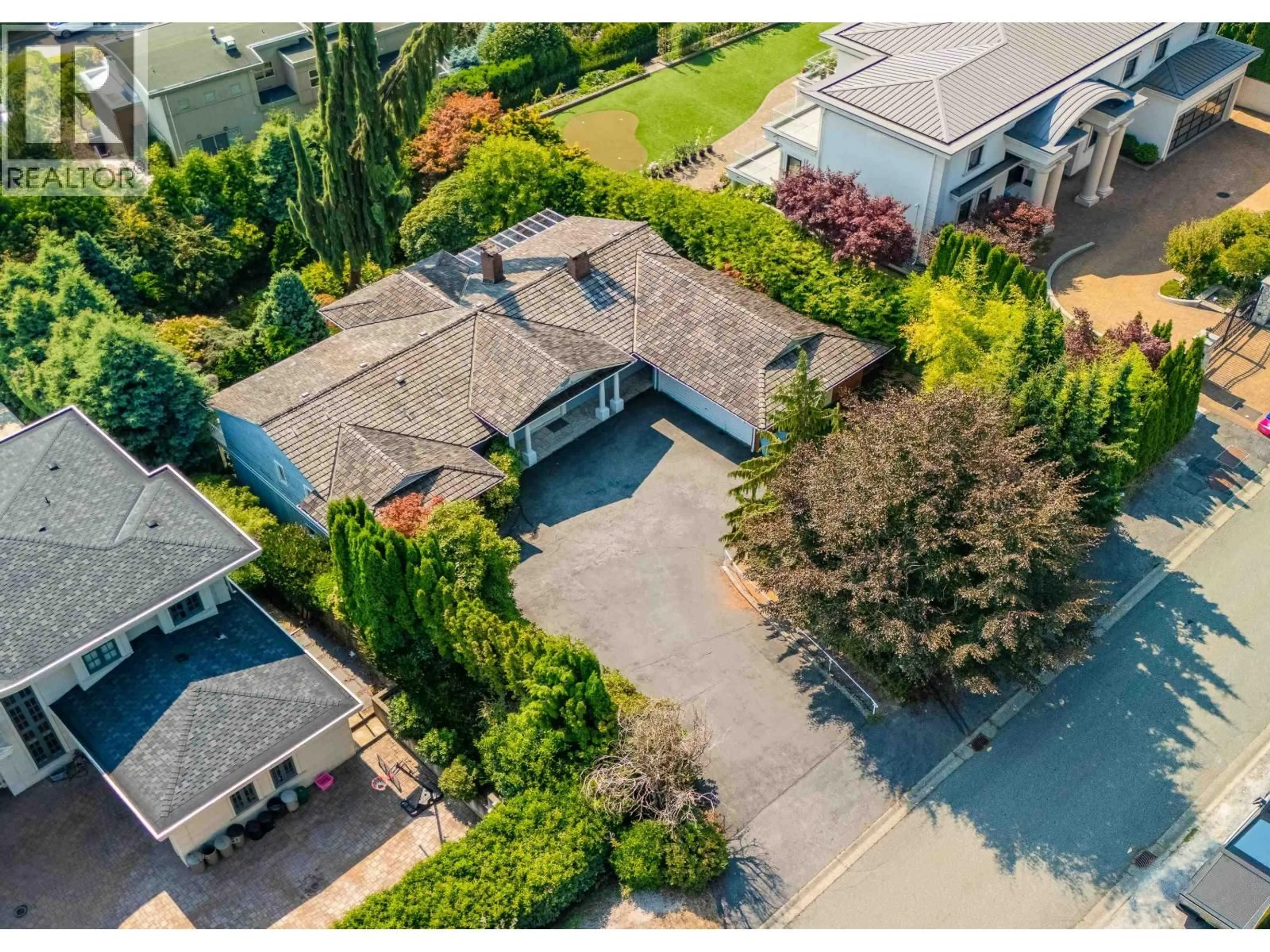 A pic from outside/outdoor area/front of a property/back of a property/a pic from drone, street for 1346 WHITBY ROAD, West Vancouver British Columbia V7S2N5