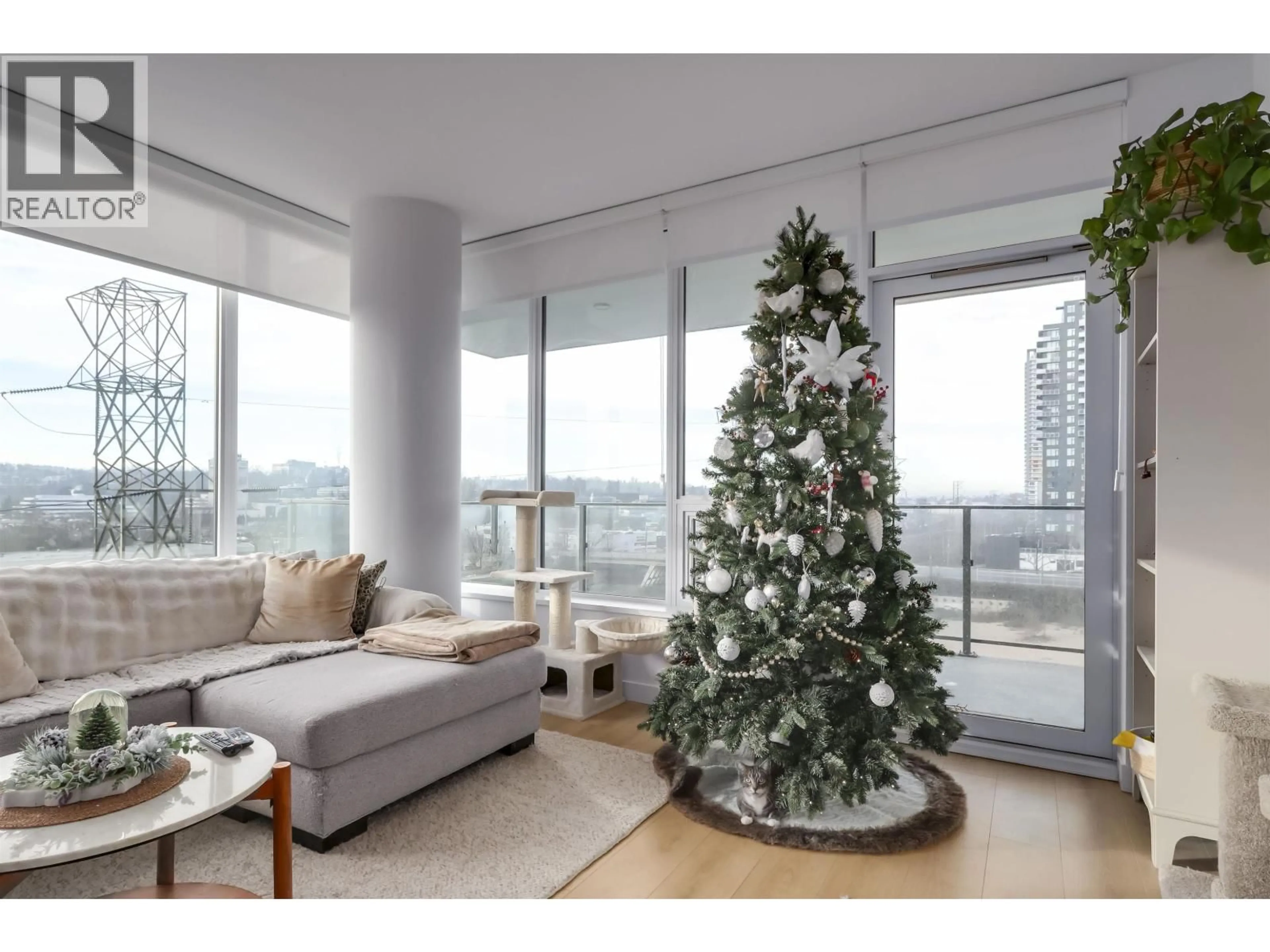 Living room with furniture, unknown for 606 - 2425 ALPHA AVENUE, Burnaby British Columbia V5C0N6