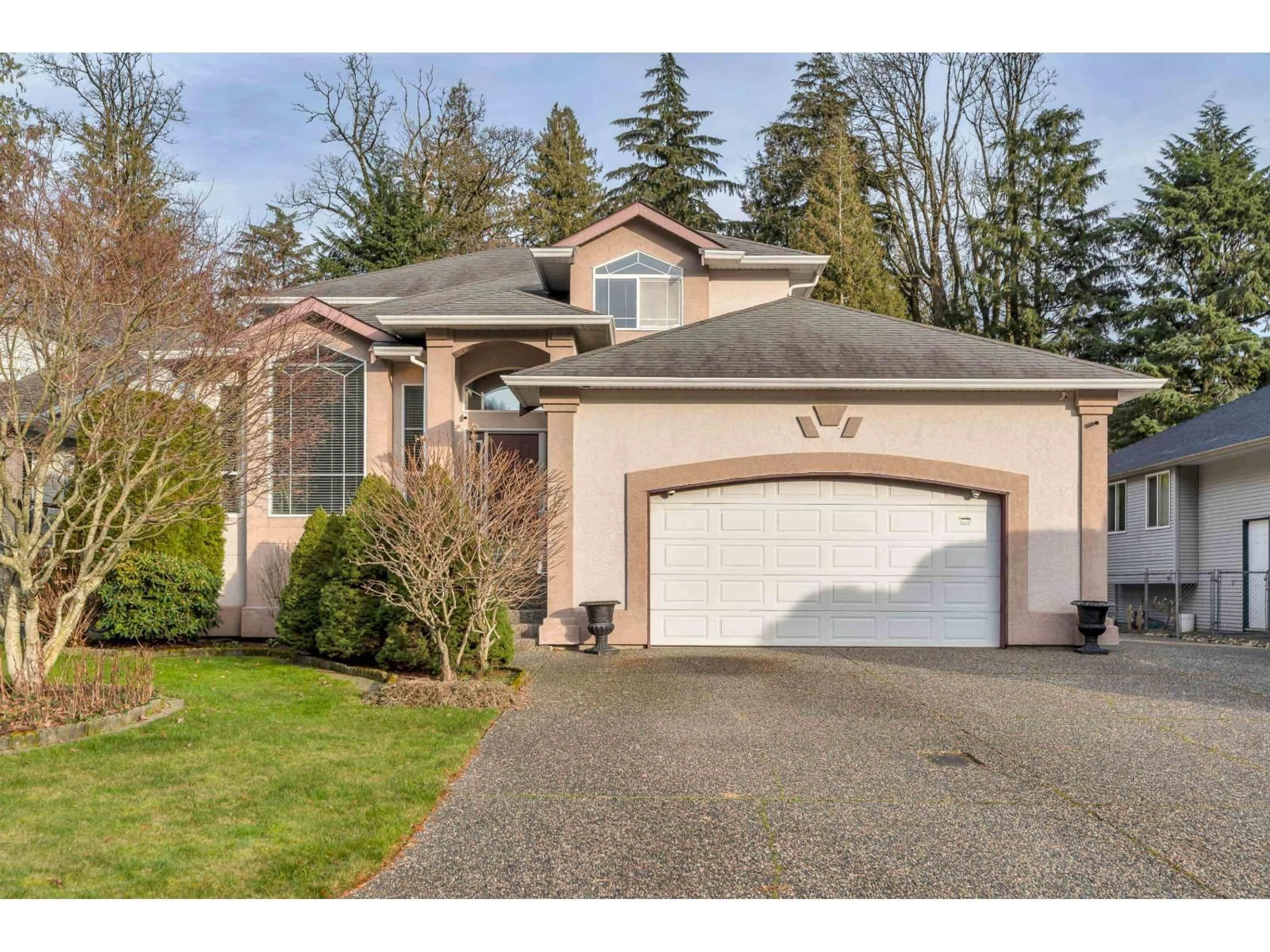 Home with vinyl exterior material, street for 223 BALSAM AVENUE, Harrison Hot Springs British Columbia V0M1K0