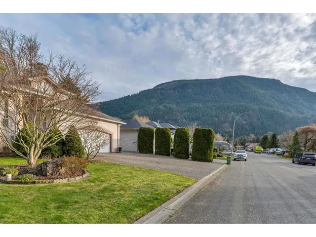 223 BALSAM AVENUE, Harrison Hot Springs 3