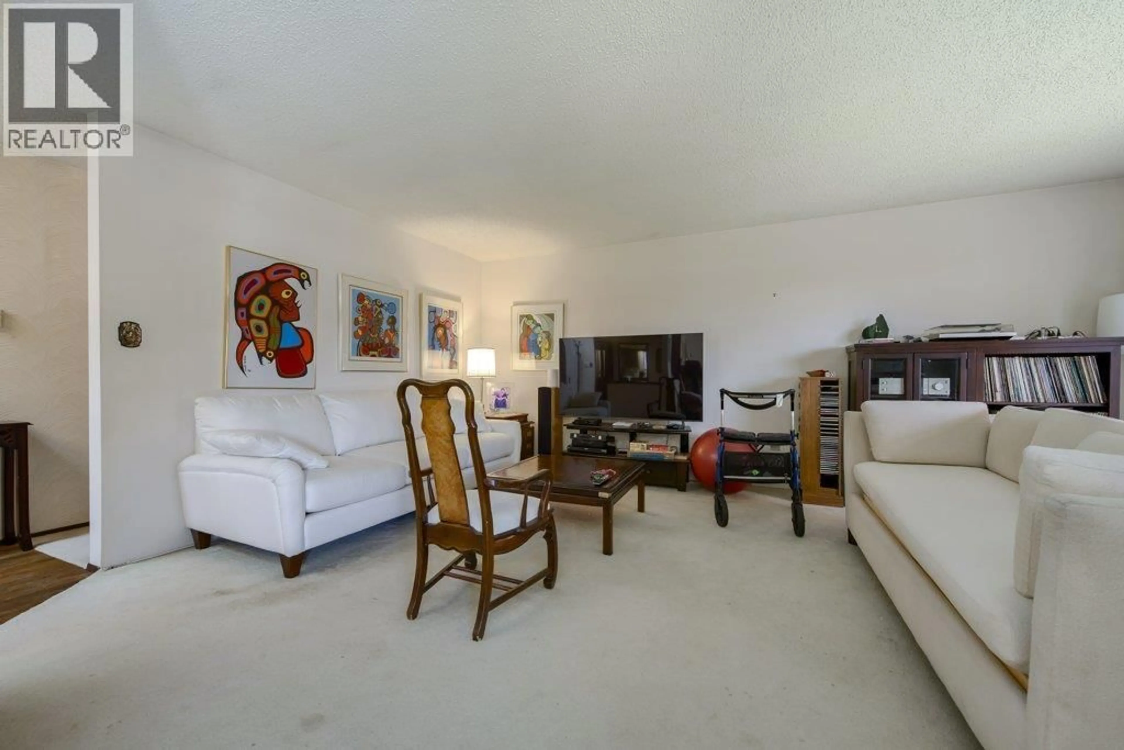 Living room with furniture, unknown for 8194 WOODLAKE COURT, Burnaby British Columbia V5A3P4