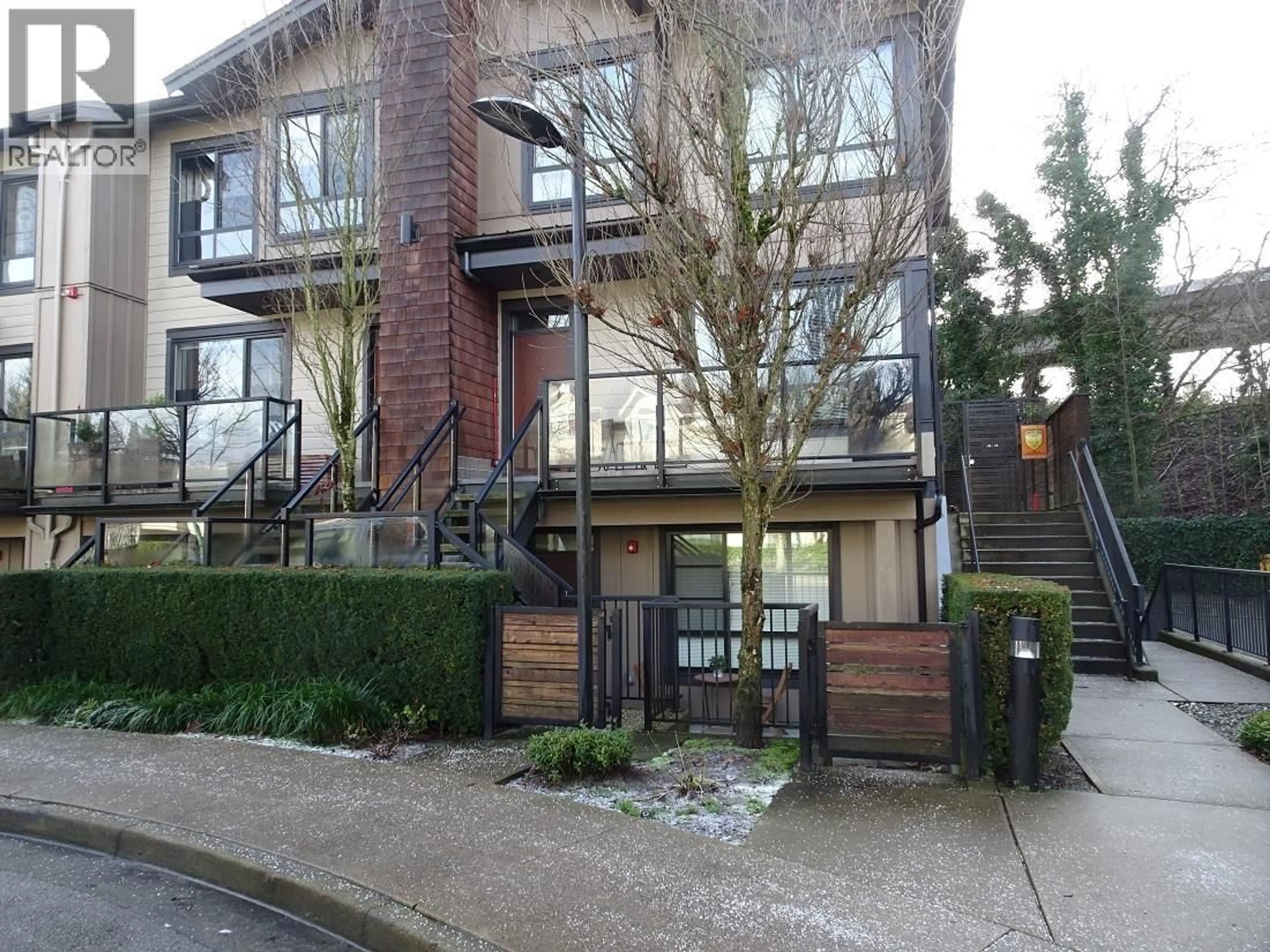 Patio, street for 1 - 3728 THURSTON STREET, Burnaby British Columbia V5H0E6