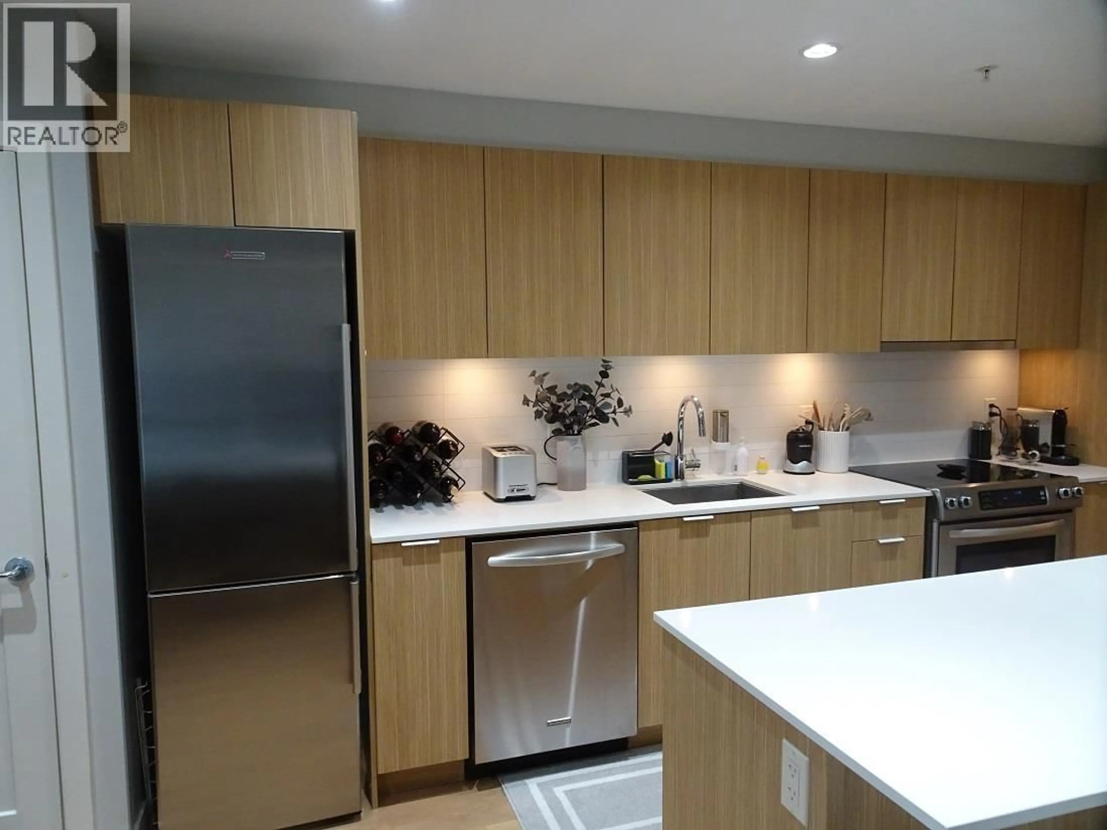 Unknown for 1 - 3728 THURSTON STREET, Burnaby British Columbia V5H0E6