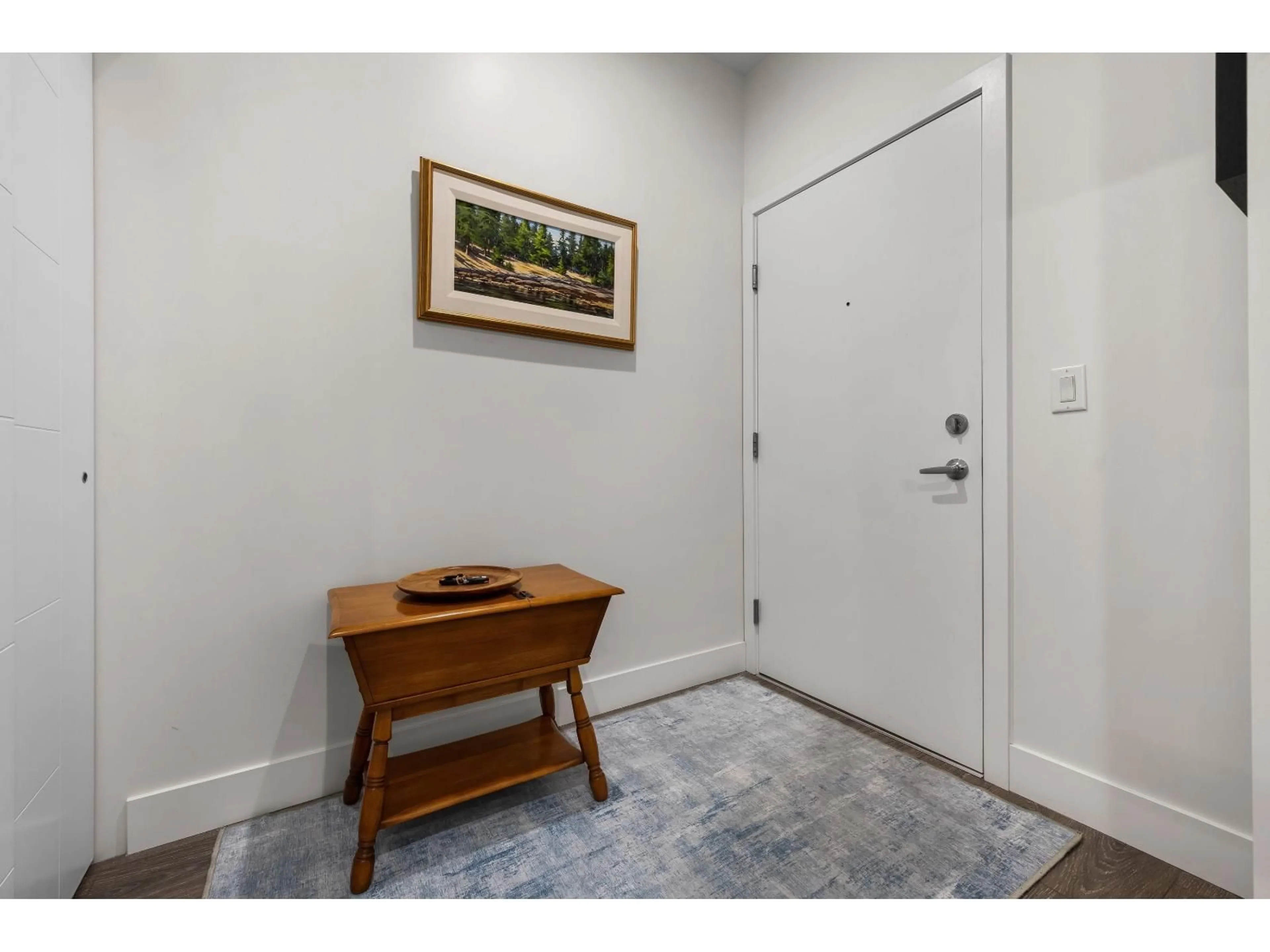 Indoor entryway for 311 - 45510 MARKET WAY, Chilliwack British Columbia V2R6E1