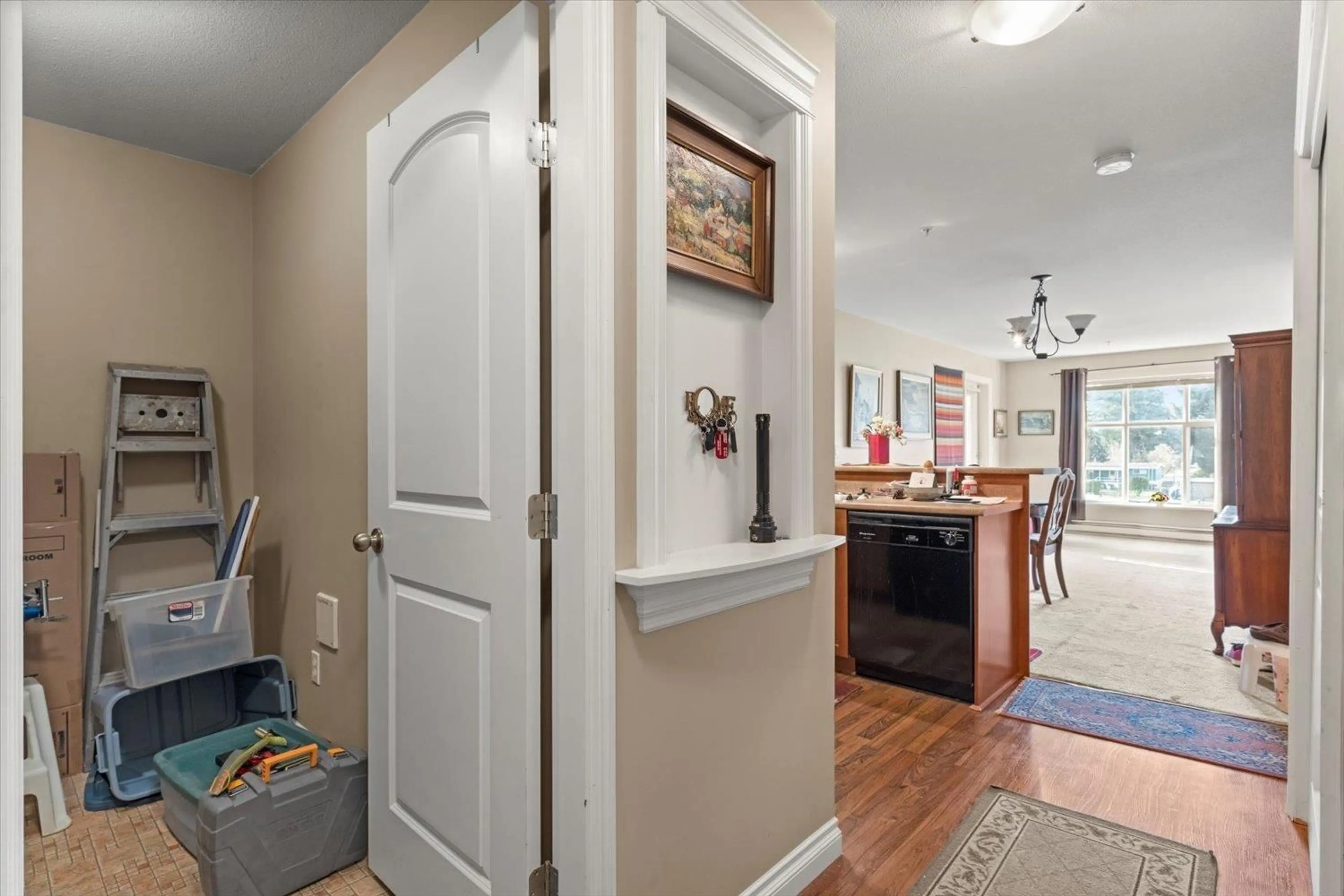 Indoor entryway for 207 - 8955 EDWARD STREET, Chilliwack British Columbia V2P4E2