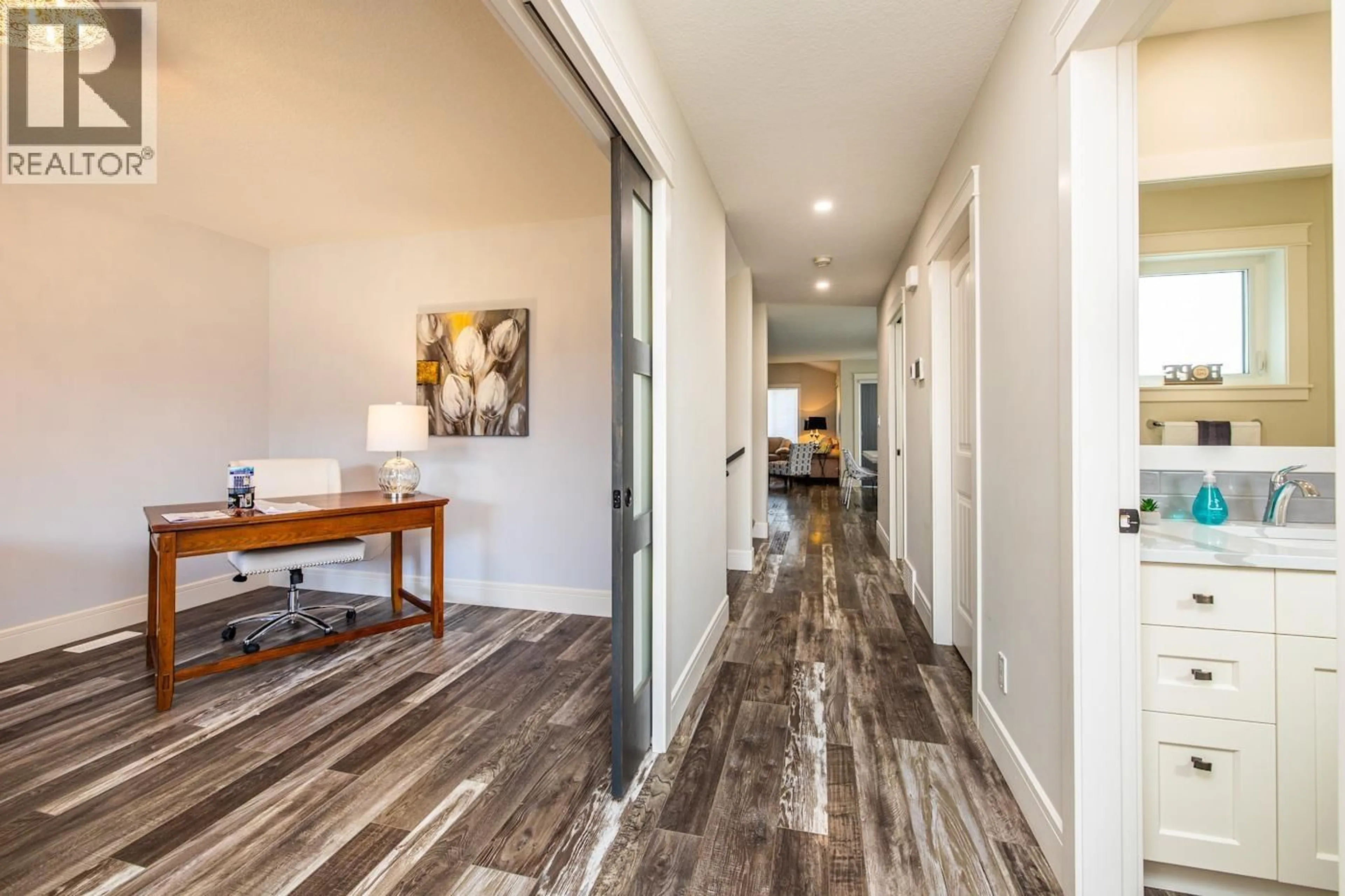 Indoor entryway for 246 BURDEN STREET, Prince George British Columbia V2M2G8