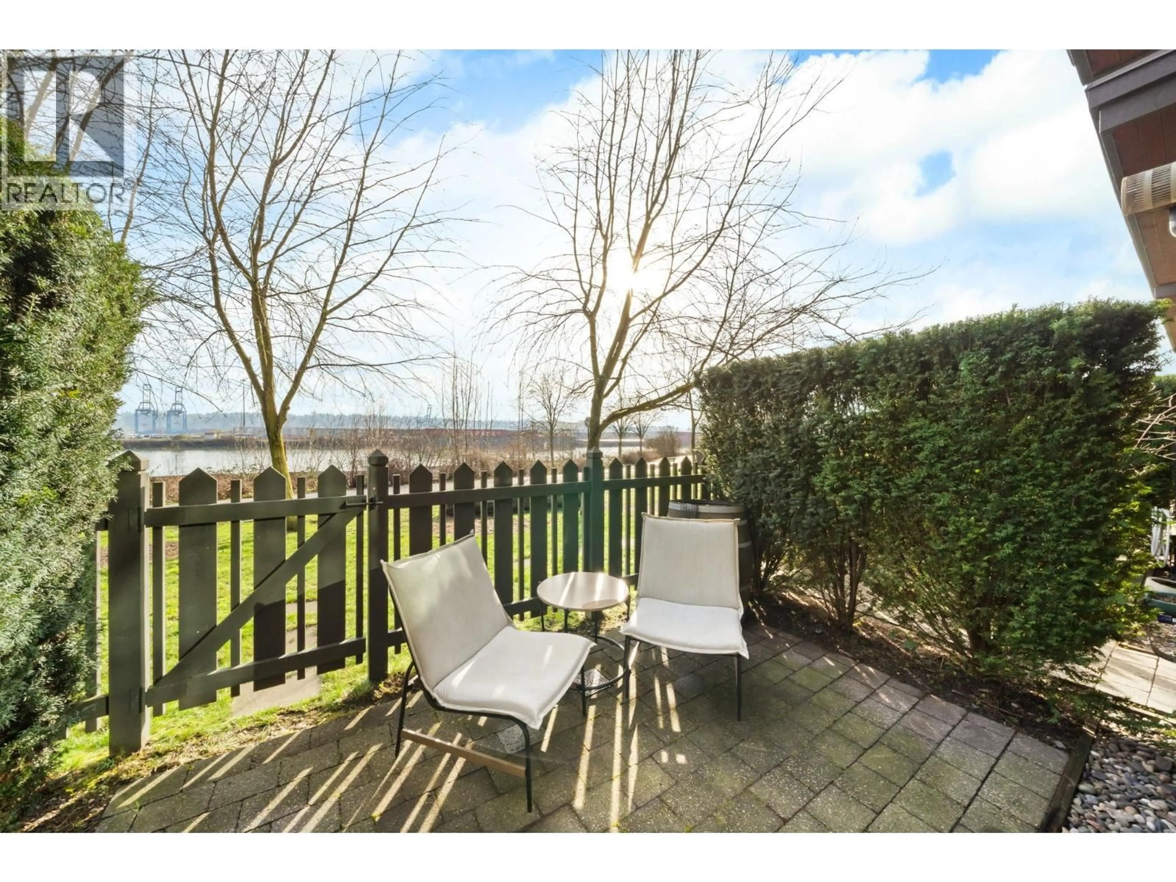 Patio, water/lake/river/ocean view for 28 - 230 SALTER STREET, New Westminster British Columbia V3M0G1