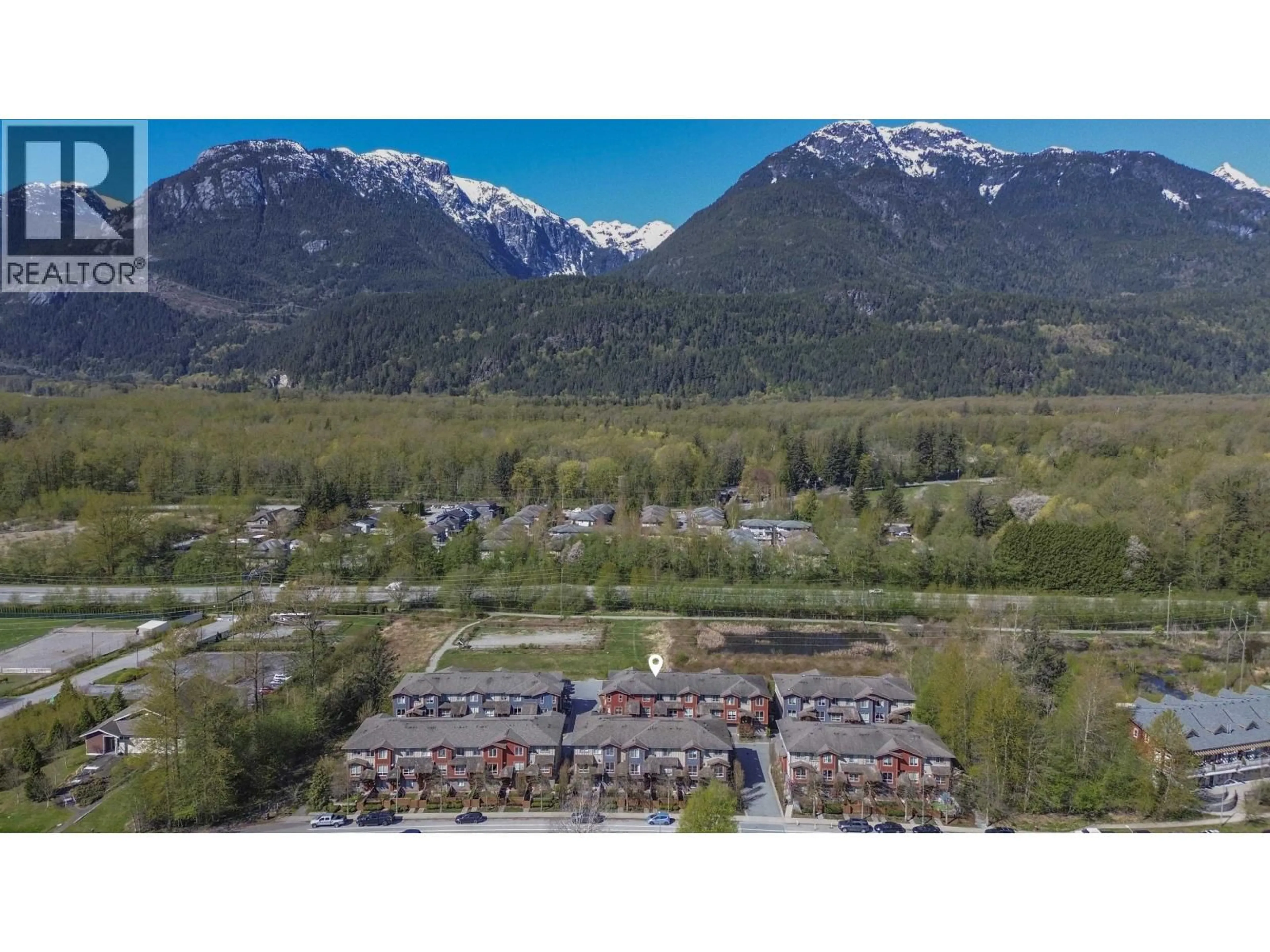 A pic from outside/outdoor area/front of a property/back of a property/a pic from drone, mountain view for 21 - 40653 TANTALUS ROAD, Squamish British Columbia V8B0P3
