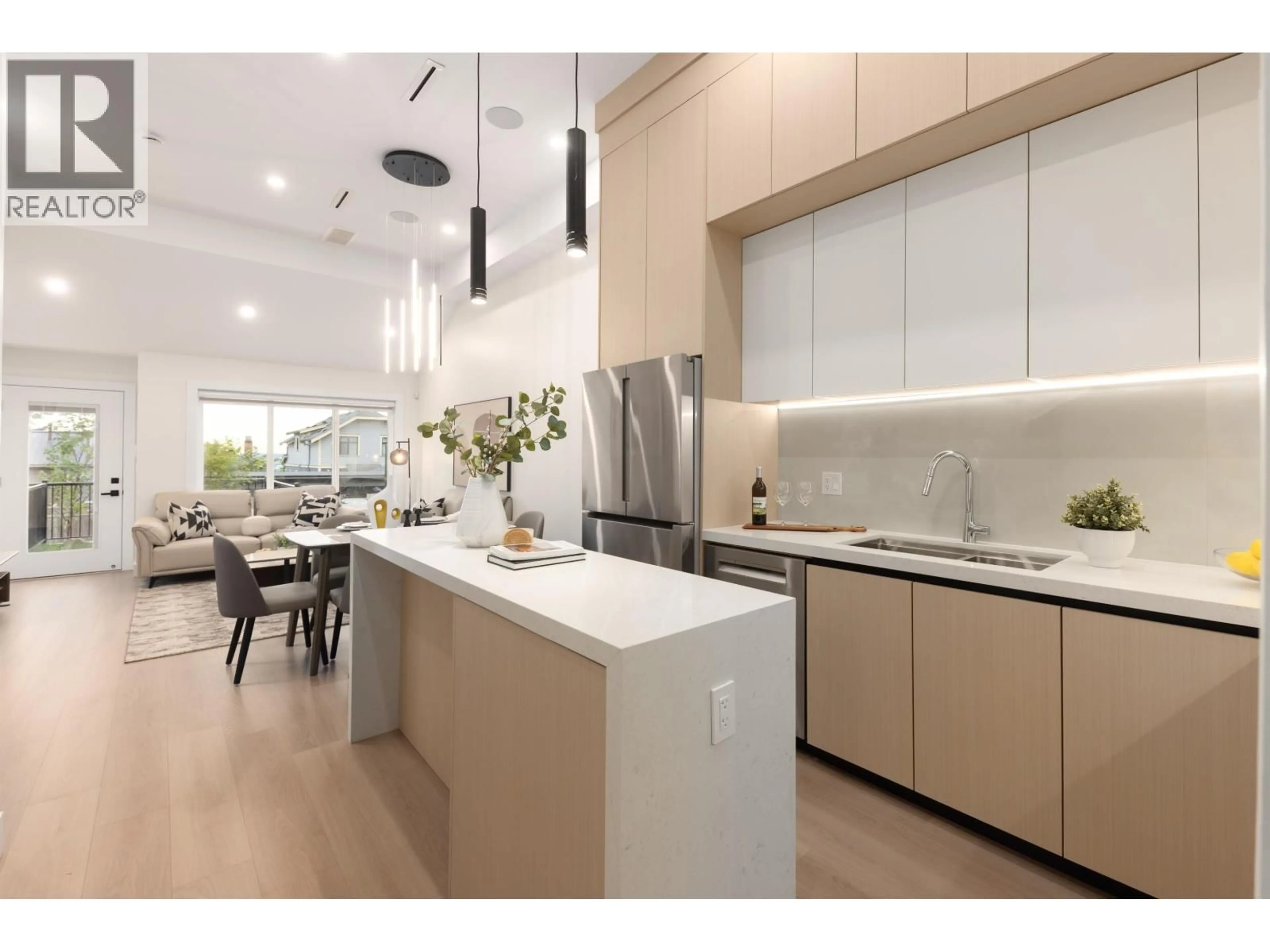 Contemporary kitchen, unknown for 102 - 914 ROCHESTER AVENUE, Coquitlam British Columbia V3K2W6