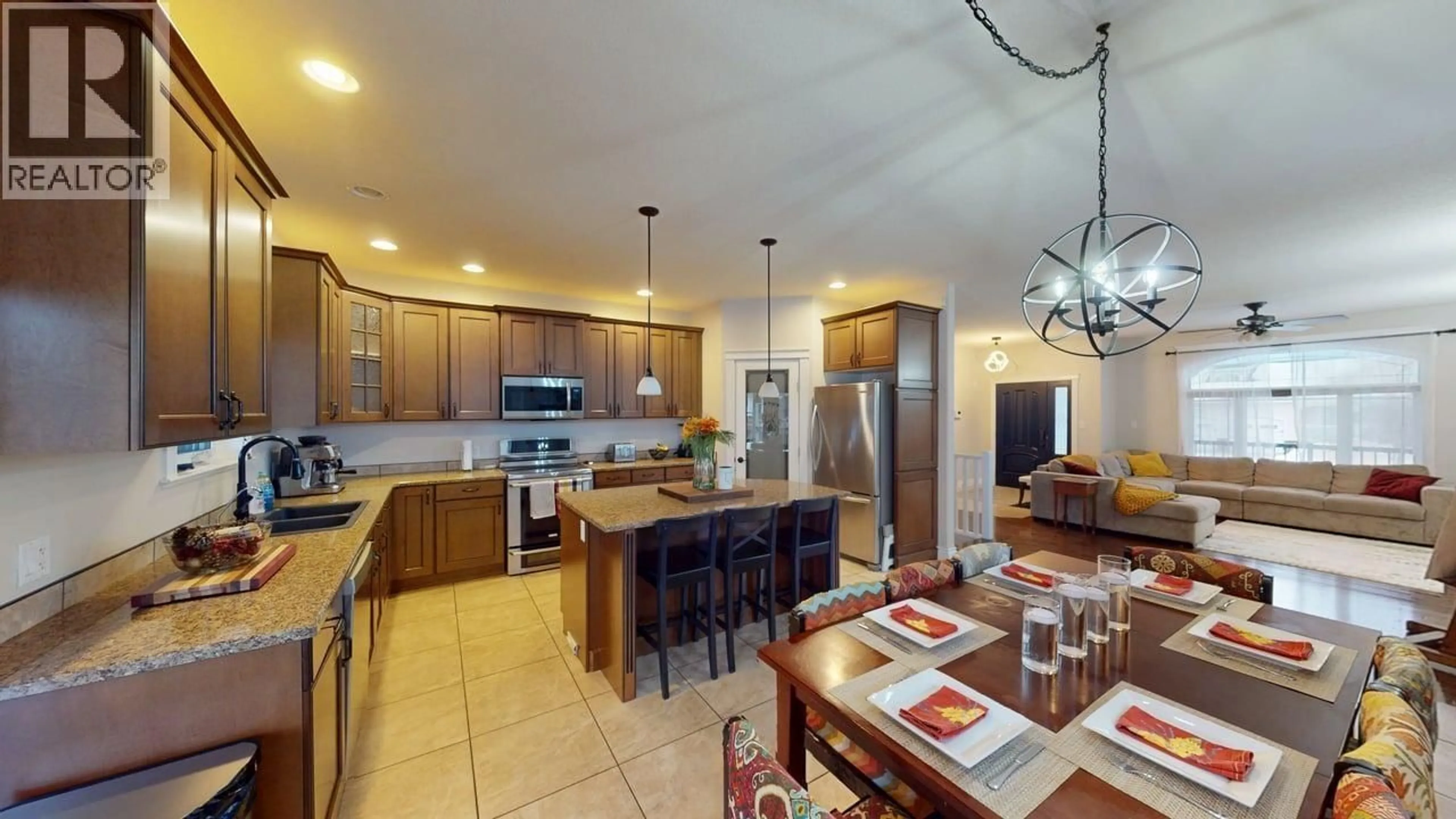 Open concept kitchen, ceramic/tile floor for 10503 114A AVENUE, Fort St. John British Columbia V1J0C6