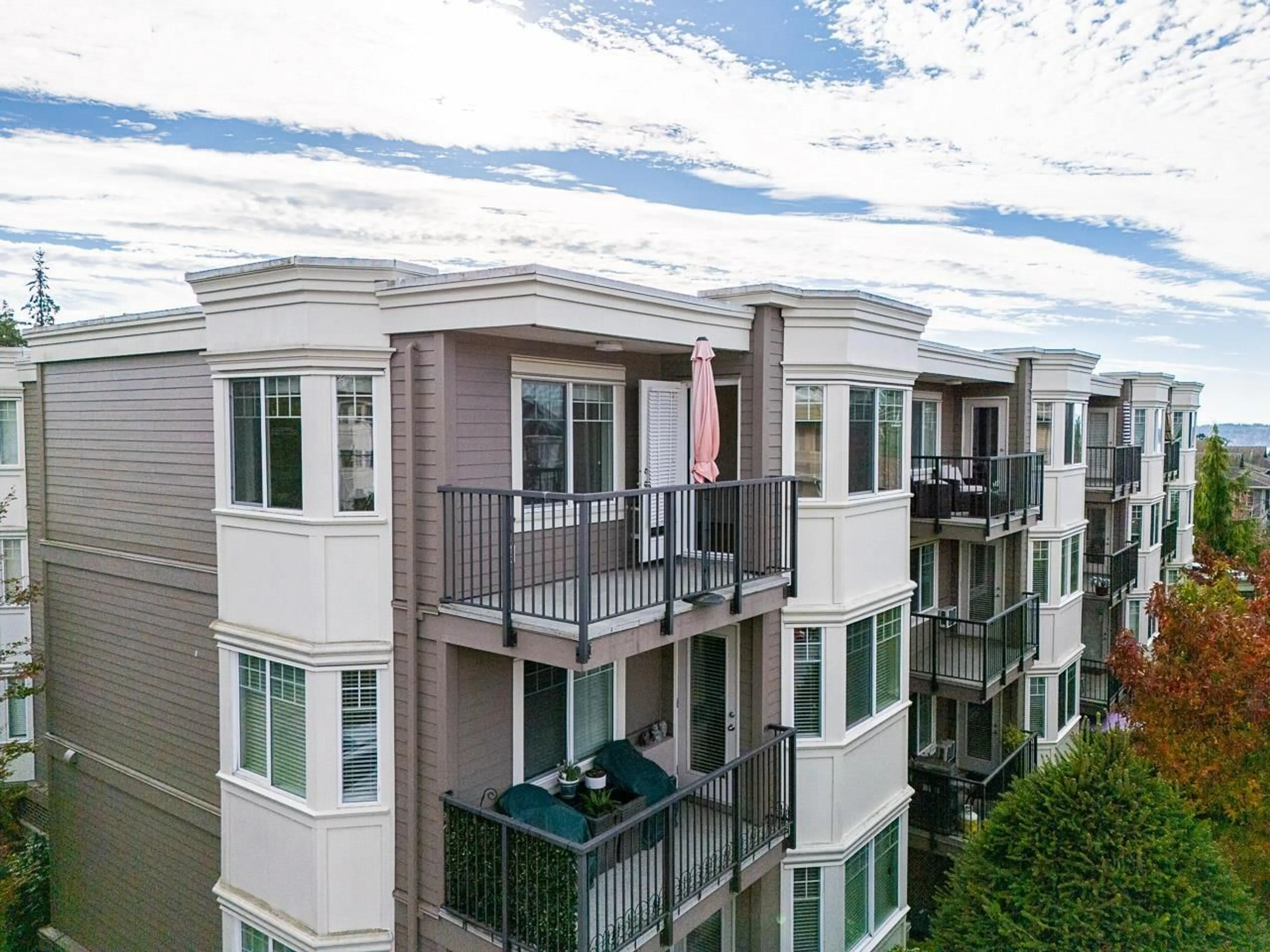 A pic from outside/outdoor area/front of a property/back of a property/a pic from drone, city buildings view from balcony for PH4 - 15357 ROPER AVENUE, White Rock British Columbia V4B2G2