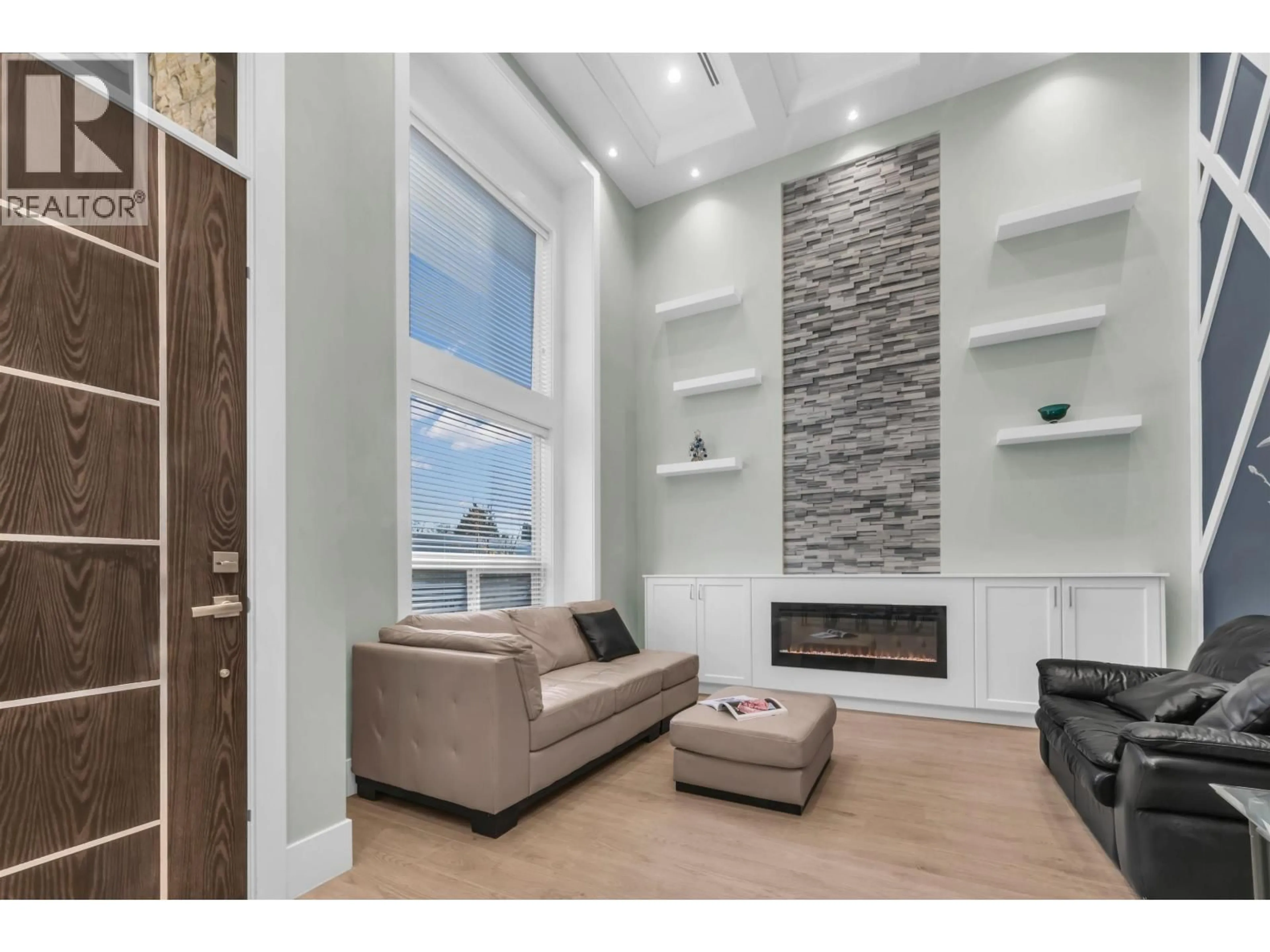 Living room with furniture, unknown for 9075 STEVESTON HIGHWAY, Richmond British Columbia V7A1M6