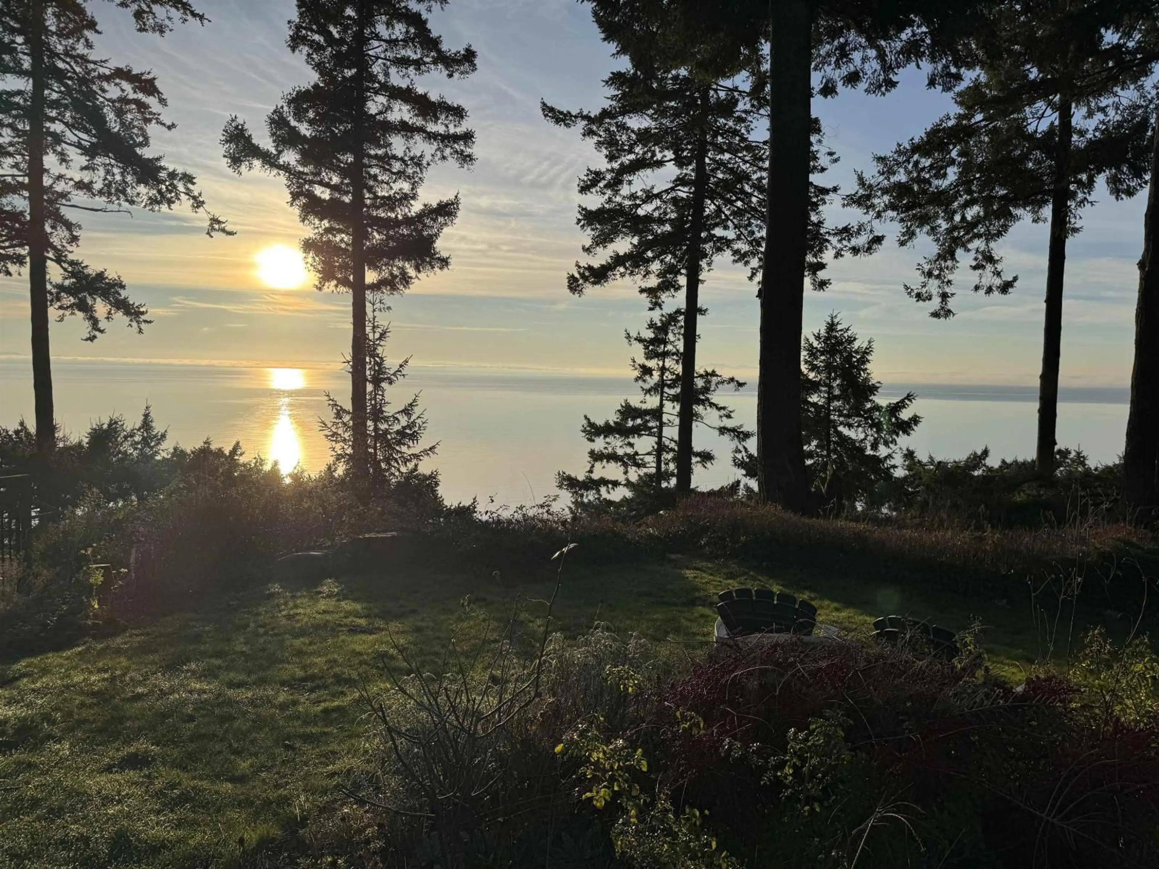 A pic from outside/outdoor area/front of a property/back of a property/a pic from drone, water/lake/river/ocean view for 5 - 2250 CHRISTOPHERSON ROAD, Surrey British Columbia V4A3L3