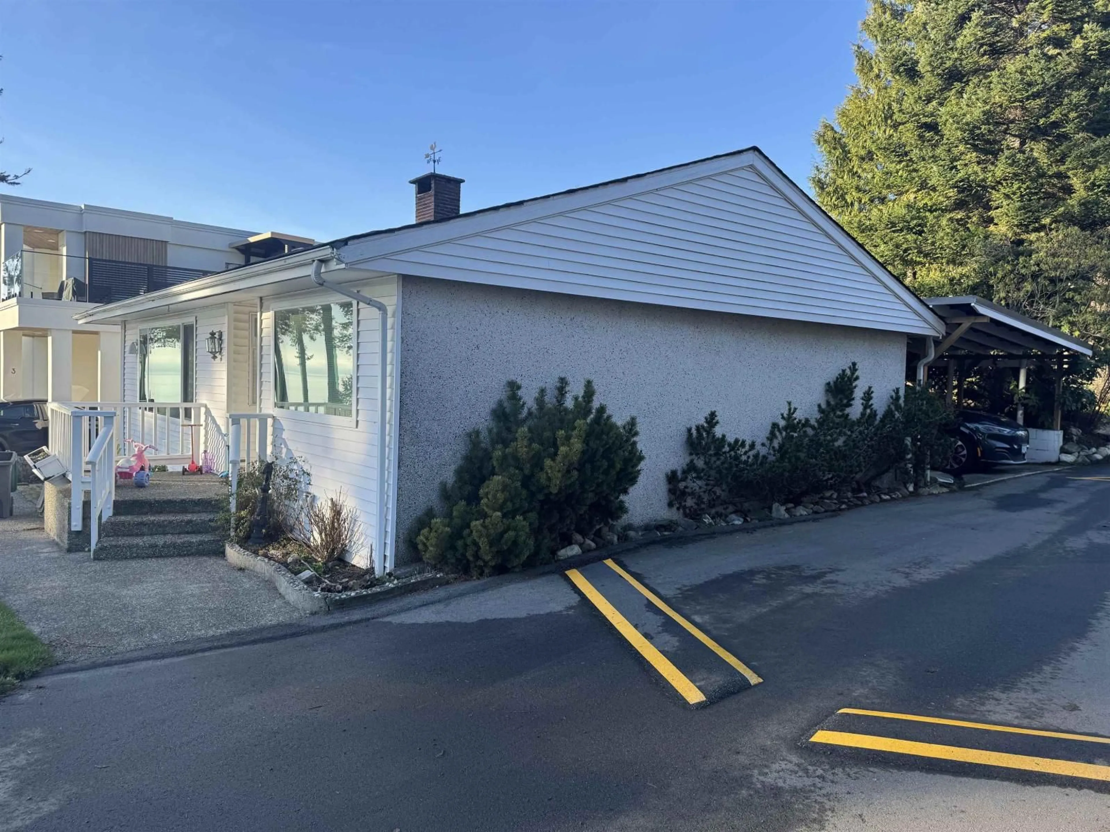 Unknown for 5 - 2250 CHRISTOPHERSON ROAD, Surrey British Columbia V4A3L3