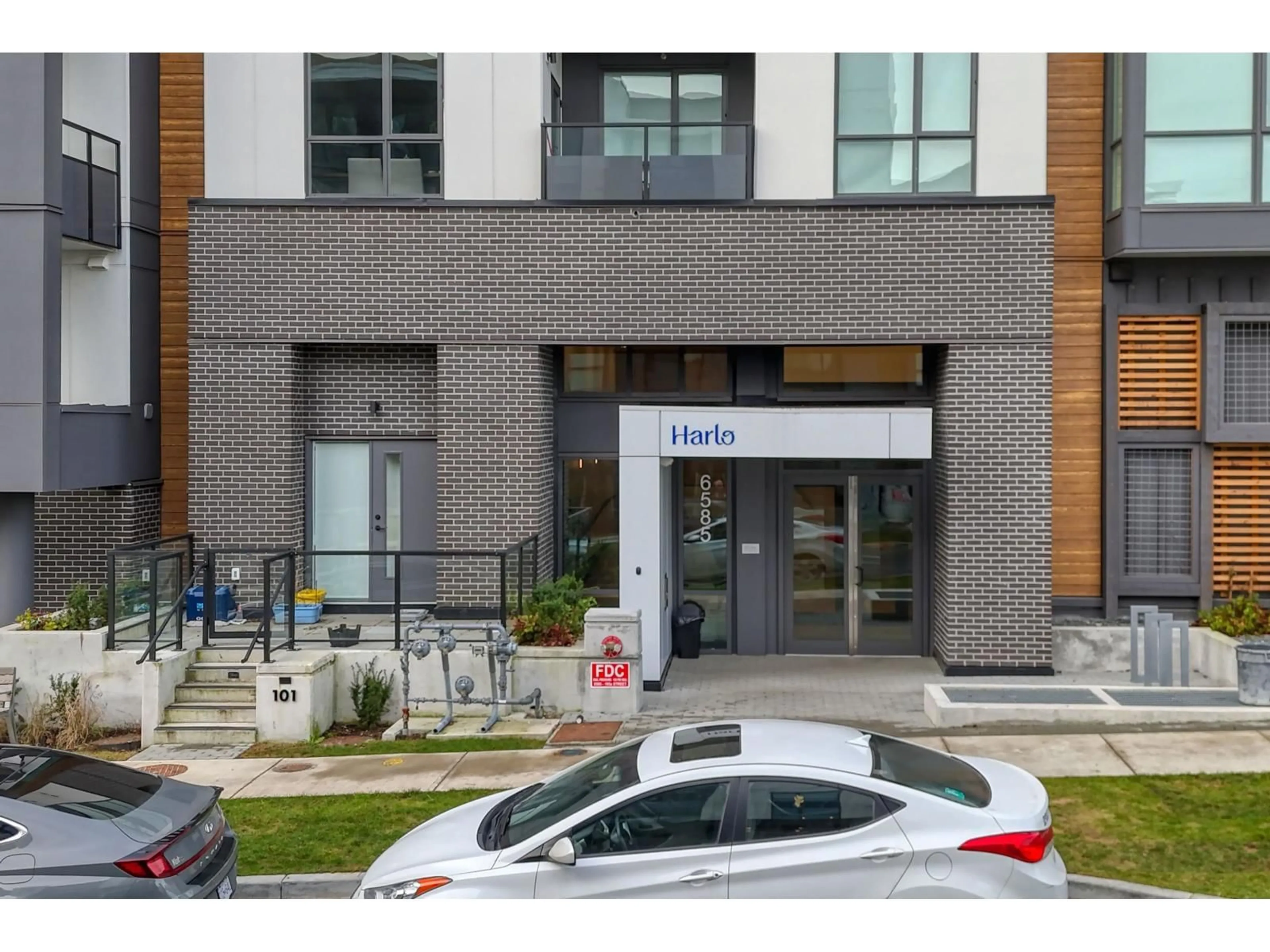 Unknown for 212 - 6585 195A STREET, Surrey British Columbia V4N6Y9