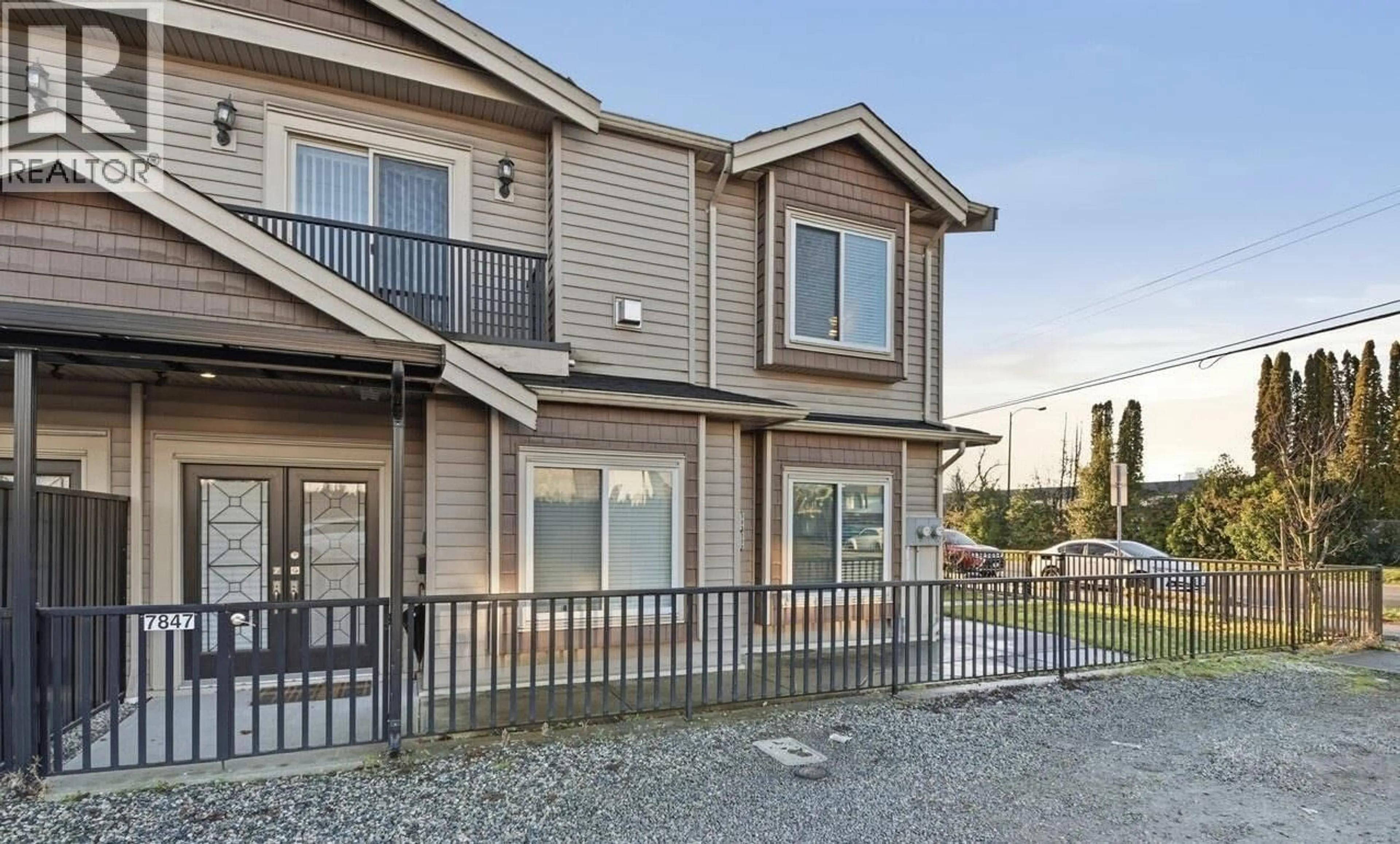 Home with vinyl exterior material, street for 7847 15TH STREET, Burnaby British Columbia V3N2M7