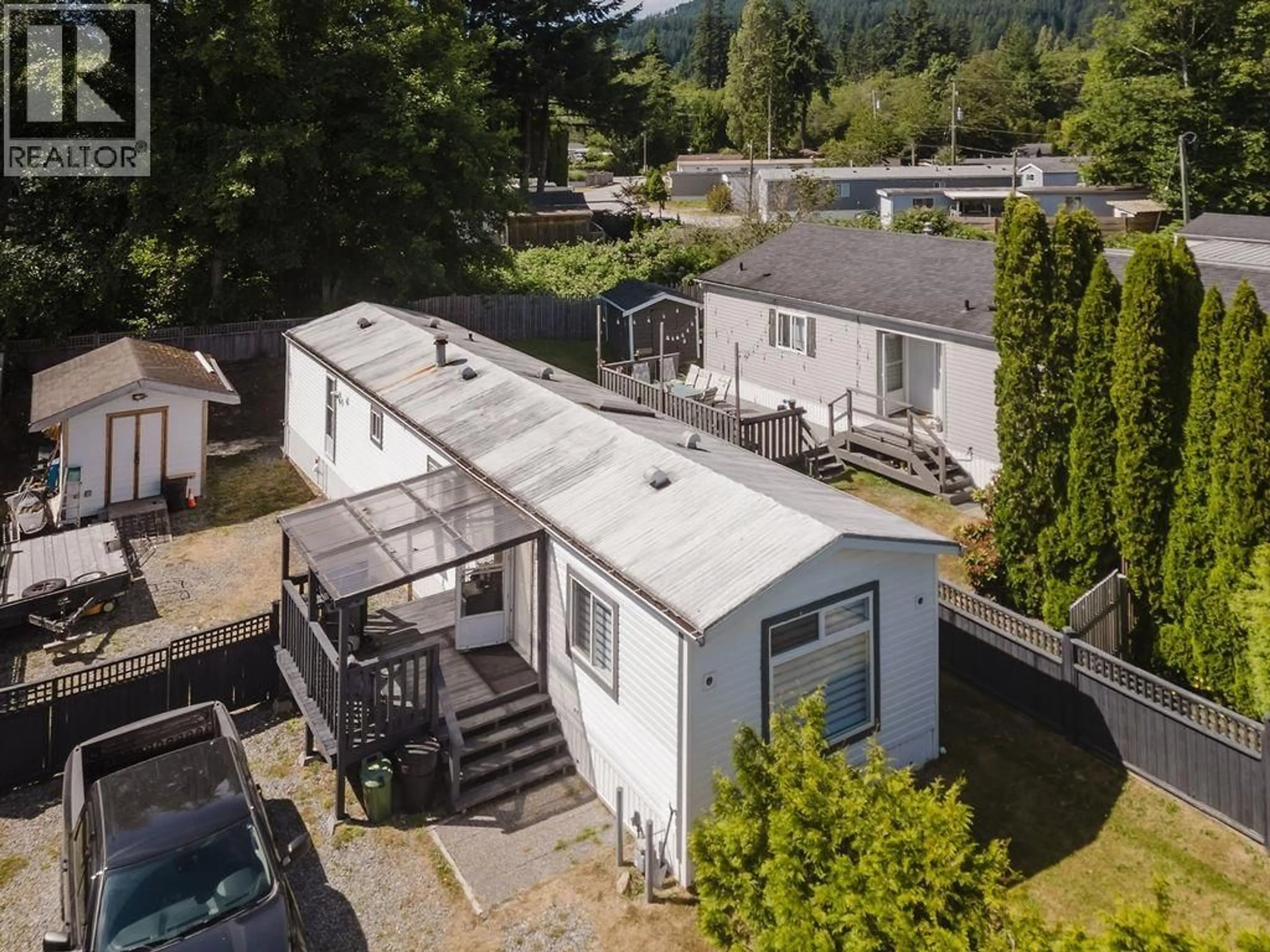 A pic from outside/outdoor area/front of a property/back of a property/a pic from drone, unknown for 69 - 1413 SUNSHINE COAST HIGHWAY, Gibsons British Columbia V0N1V5