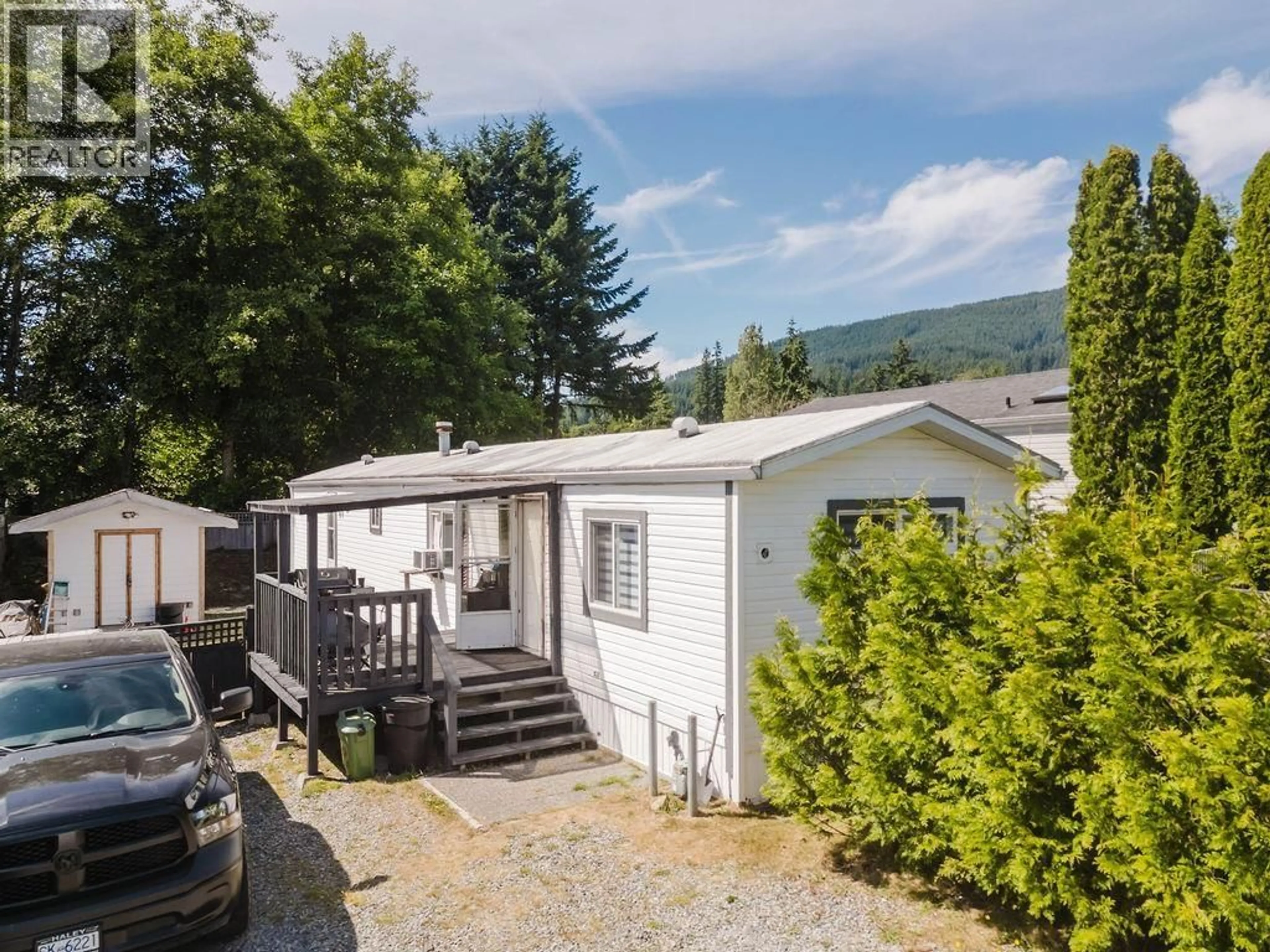 A pic from outside/outdoor area/front of a property/back of a property/a pic from drone, mountain view for 69 - 1413 SUNSHINE COAST HIGHWAY, Gibsons British Columbia V0N1V5