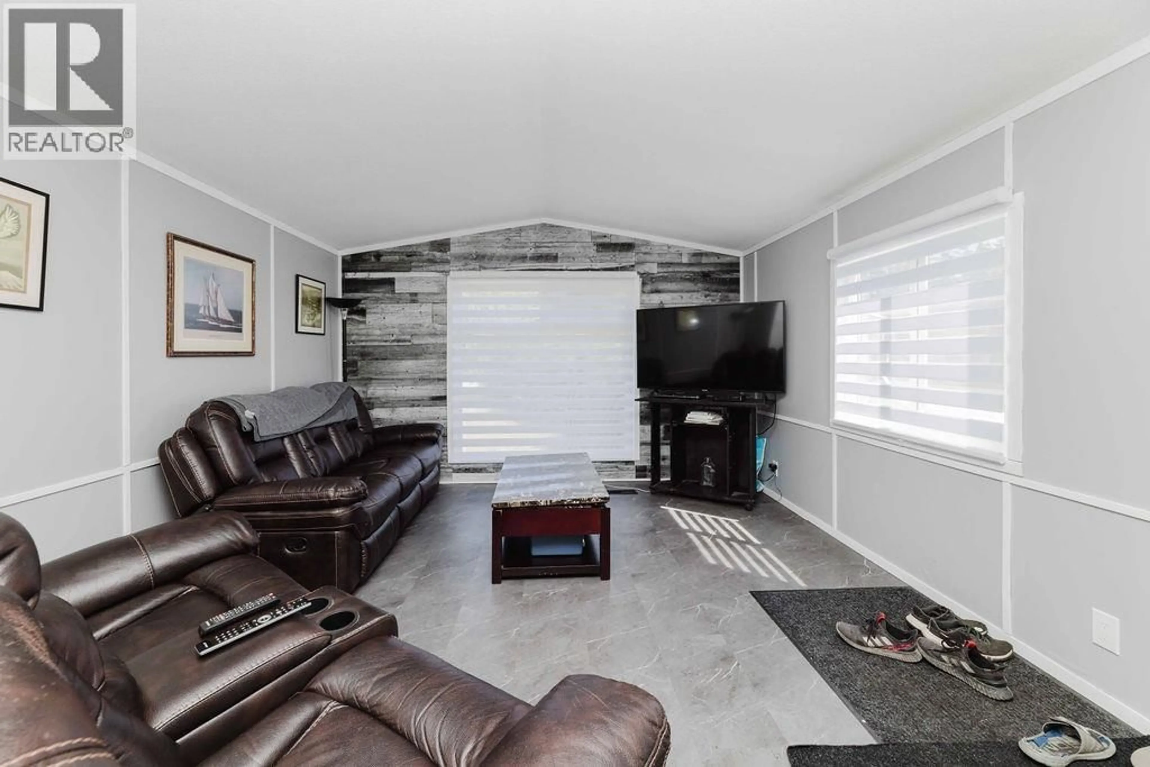 Living room with furniture, unknown for 69 - 1413 SUNSHINE COAST HIGHWAY, Gibsons British Columbia V0N1V5