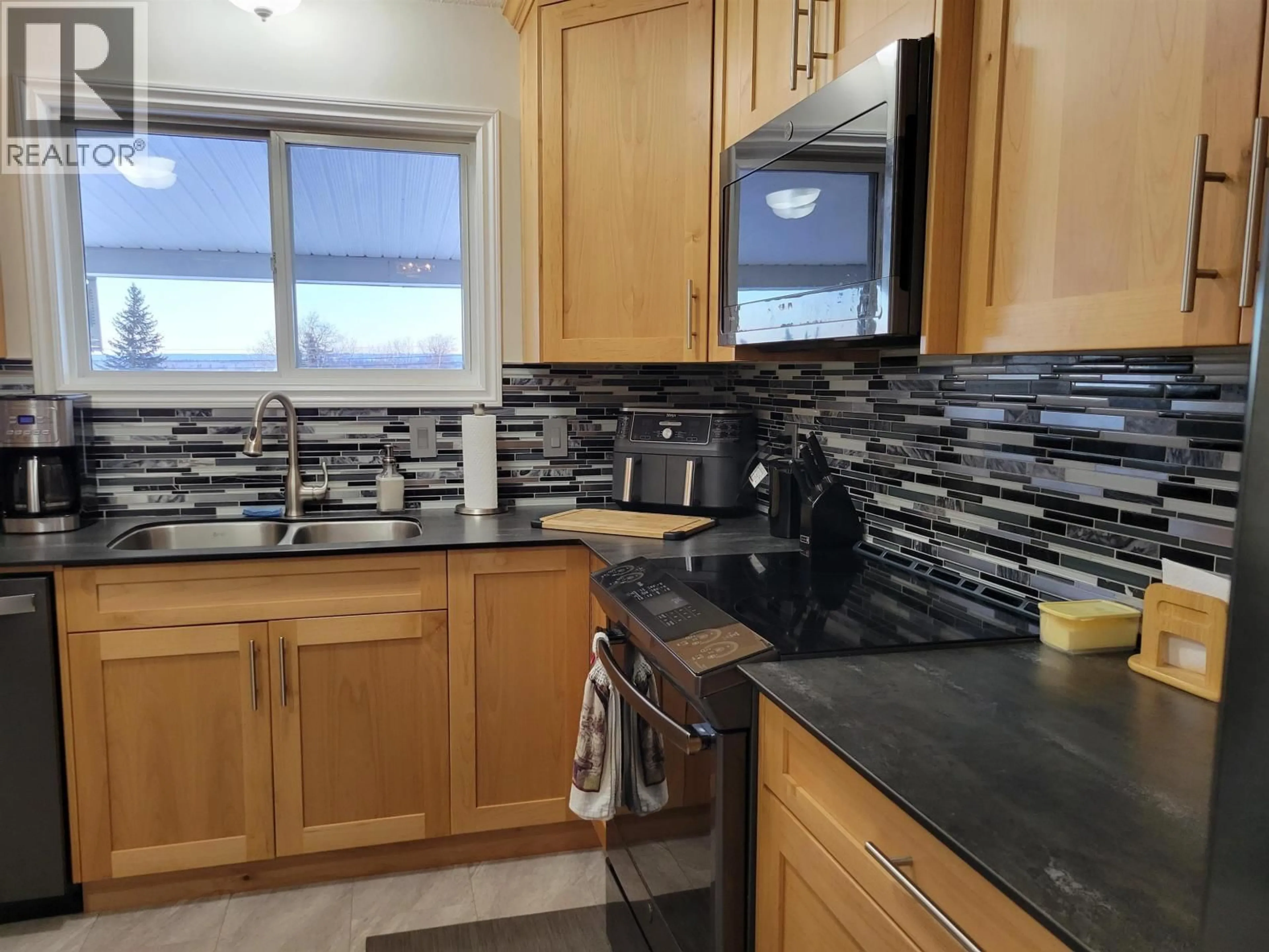Standard kitchen, unknown for 101 5TH STREET, Vanderhoof British Columbia V0J3A0