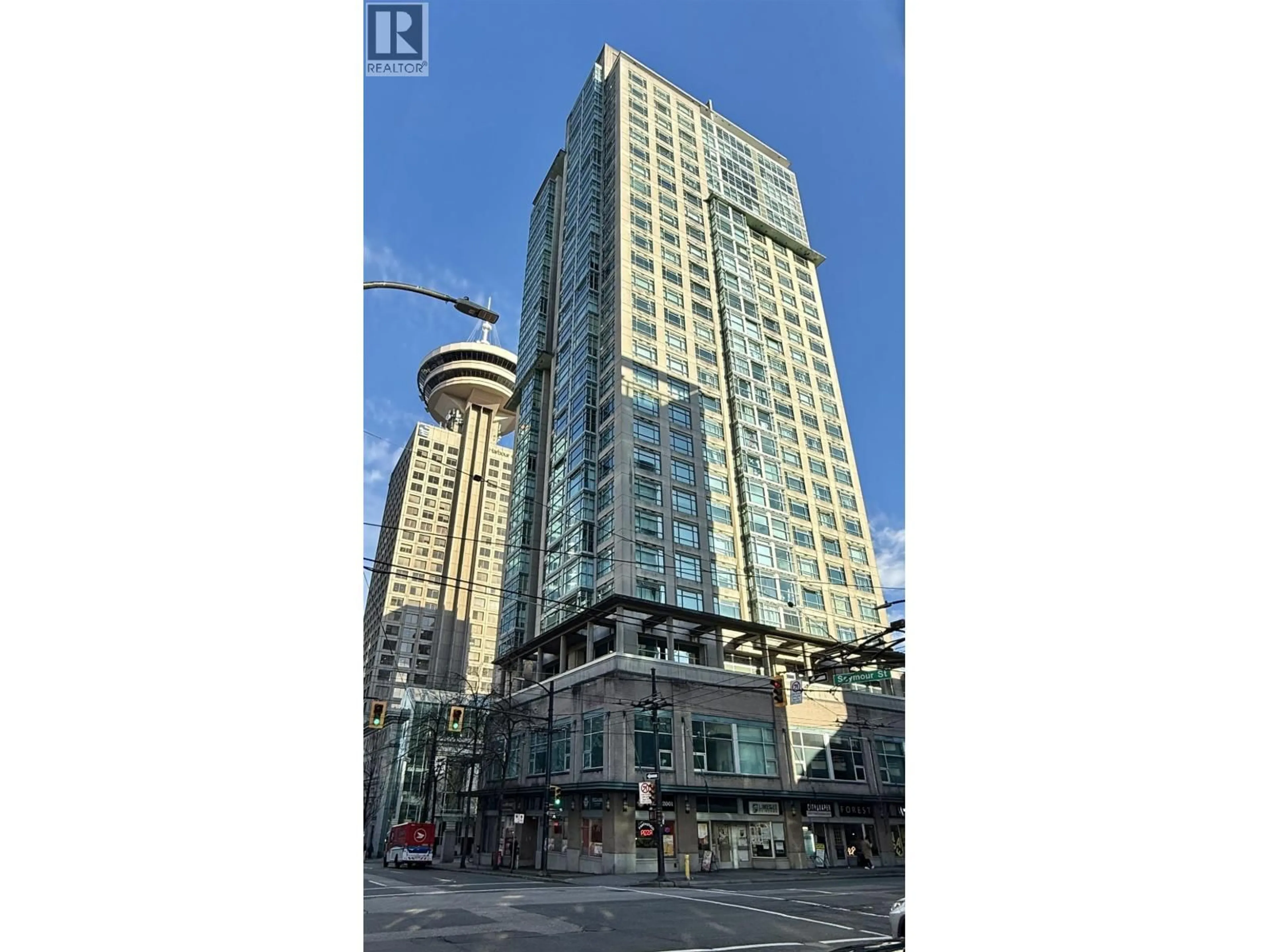 Indoor foyer for 1701 - 438 SEYMOUR STREET, Vancouver British Columbia V6B6H4