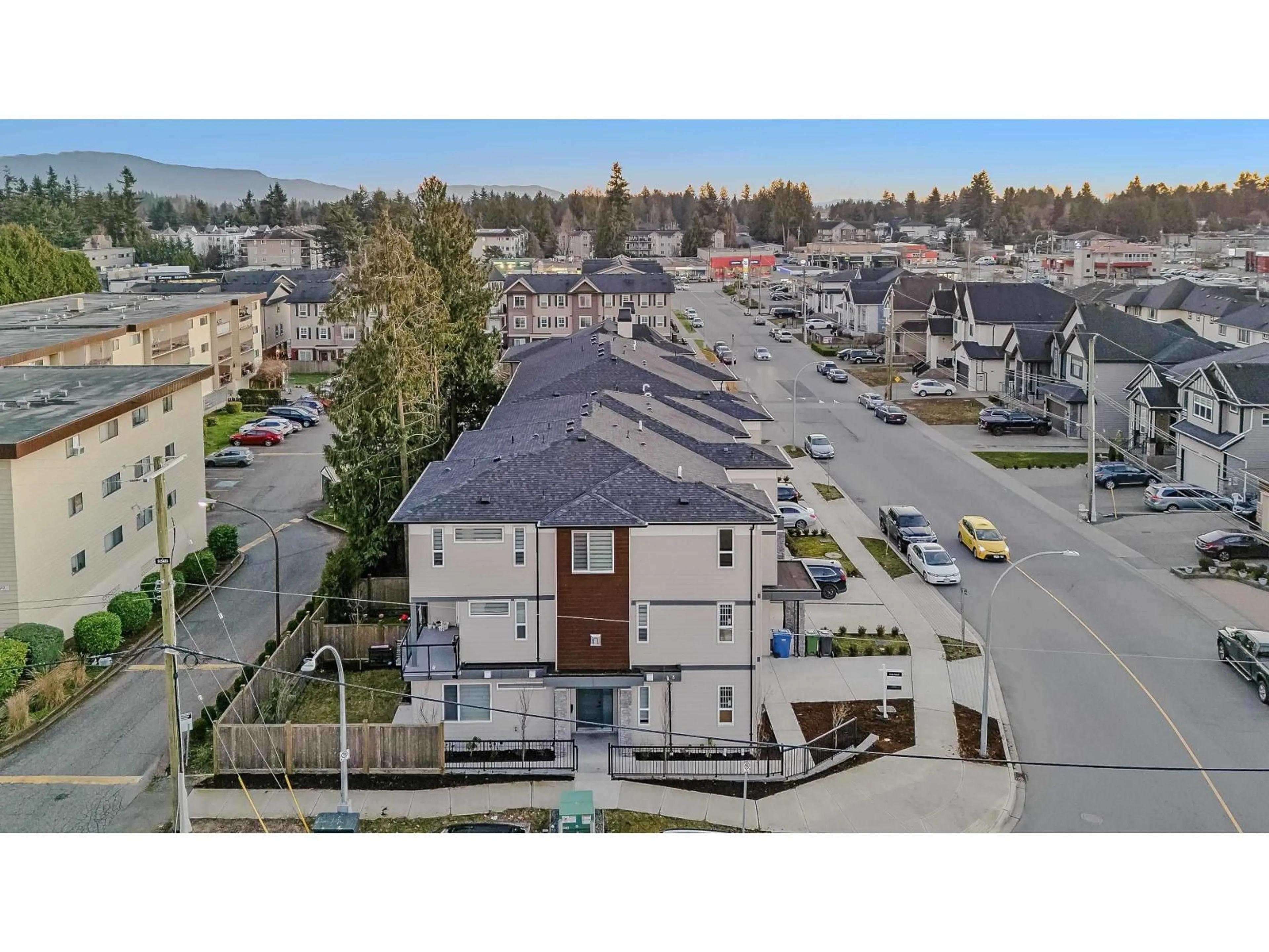 A pic from outside/outdoor area/front of a property/back of a property/a pic from drone, street for 2596 JANZEN STREET, Abbotsford British Columbia V2T2R8