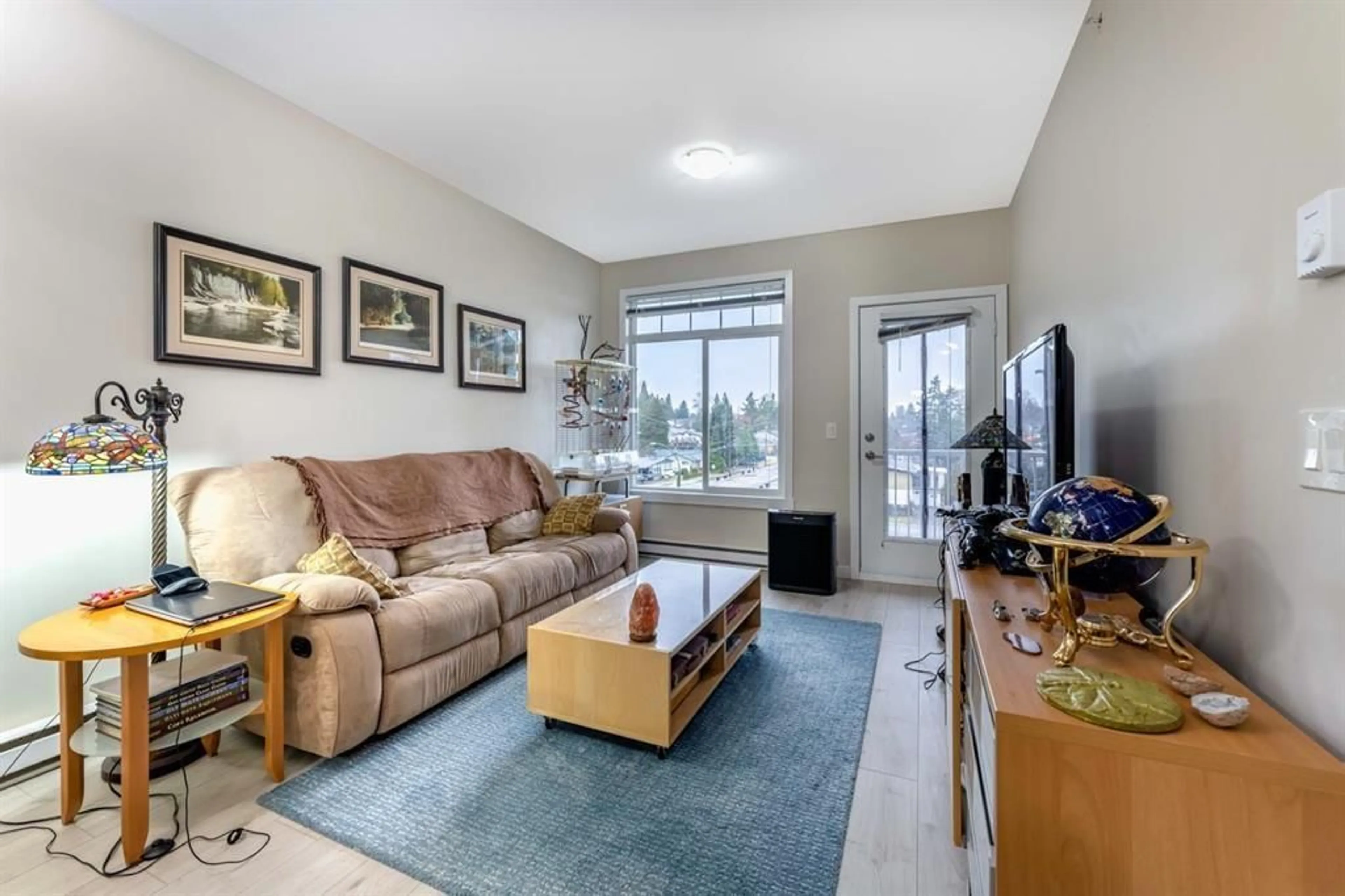 Living room with furniture, unknown for 519 - 13277 108 AVENUE, Surrey British Columbia V3T0A9