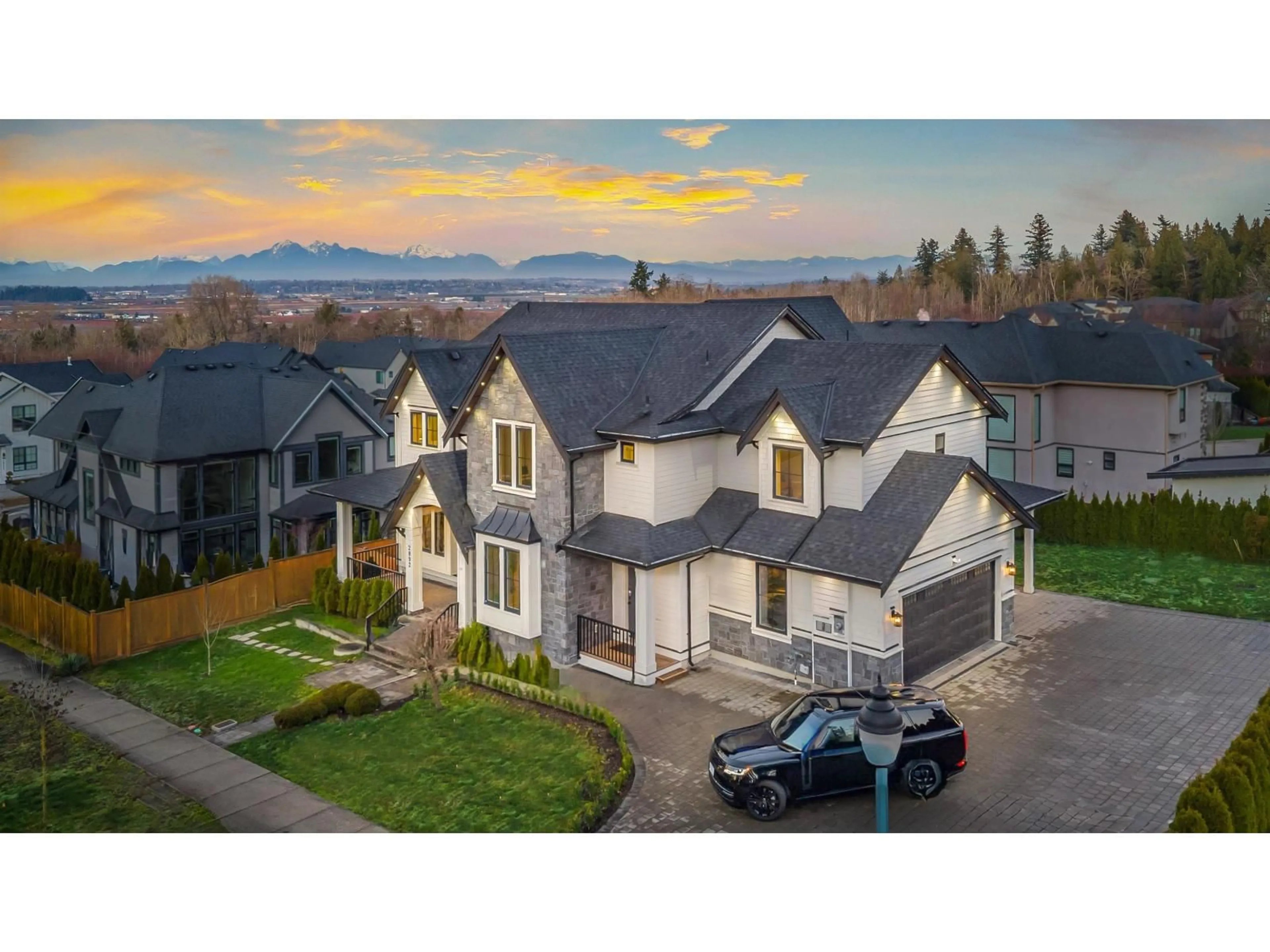 A pic from outside/outdoor area/front of a property/back of a property/a pic from drone, mountain view for 2892 164 STREET, Surrey British Columbia V3Z0X9