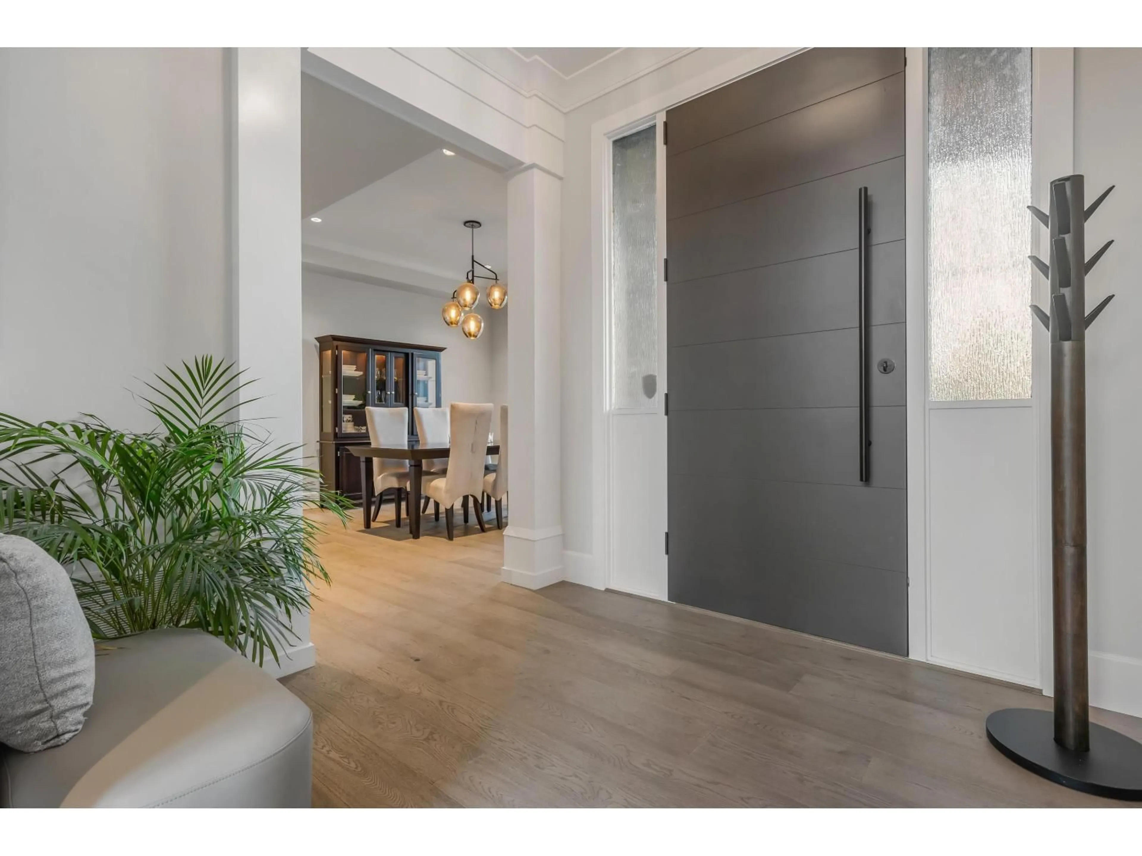 Indoor entryway for 2892 164 STREET, Surrey British Columbia V3Z0X9