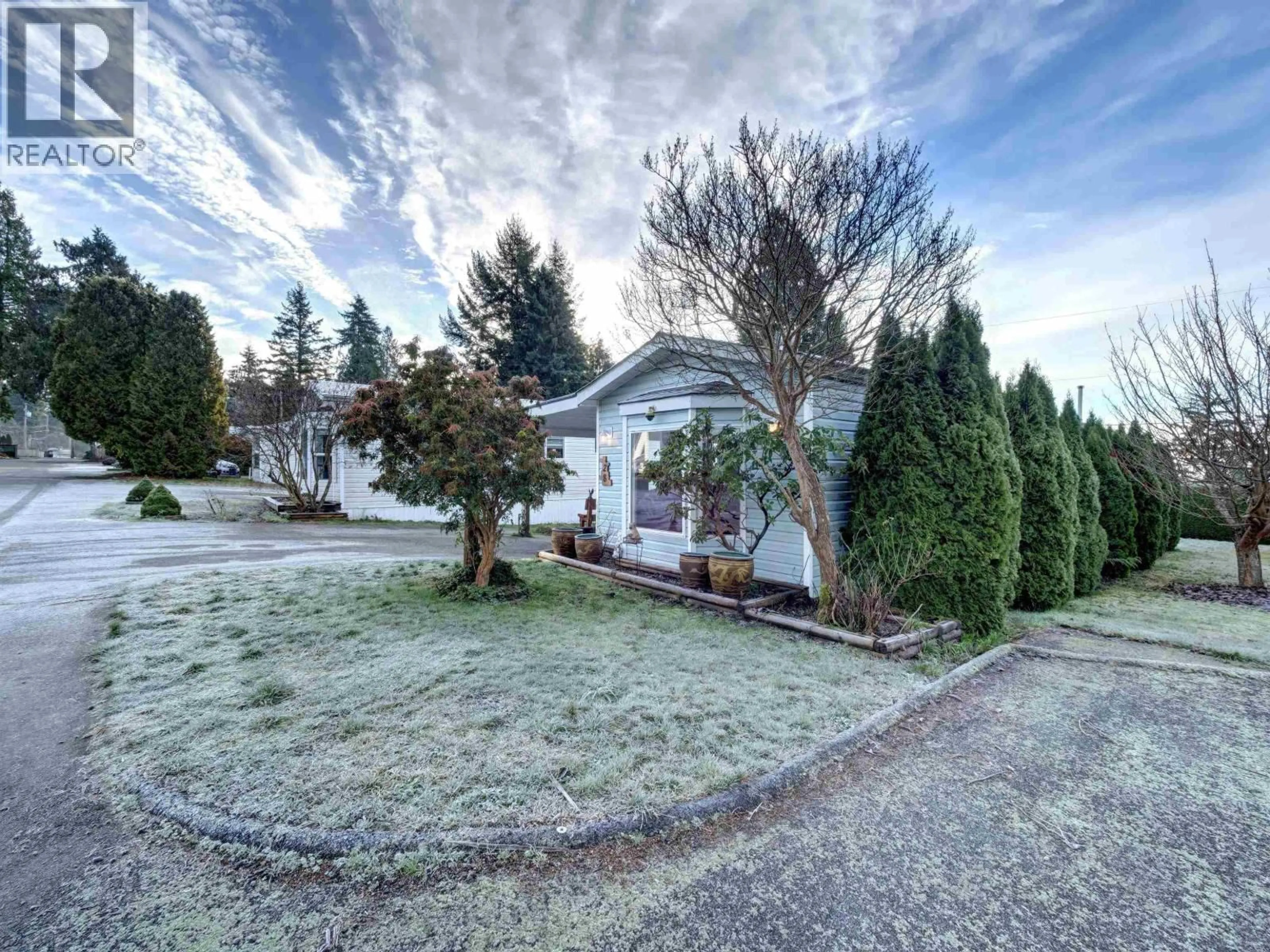 A pic from outside/outdoor area/front of a property/back of a property/a pic from drone, unknown for 28 - 5575 MASON ROAD, Sechelt British Columbia V7Z0K9