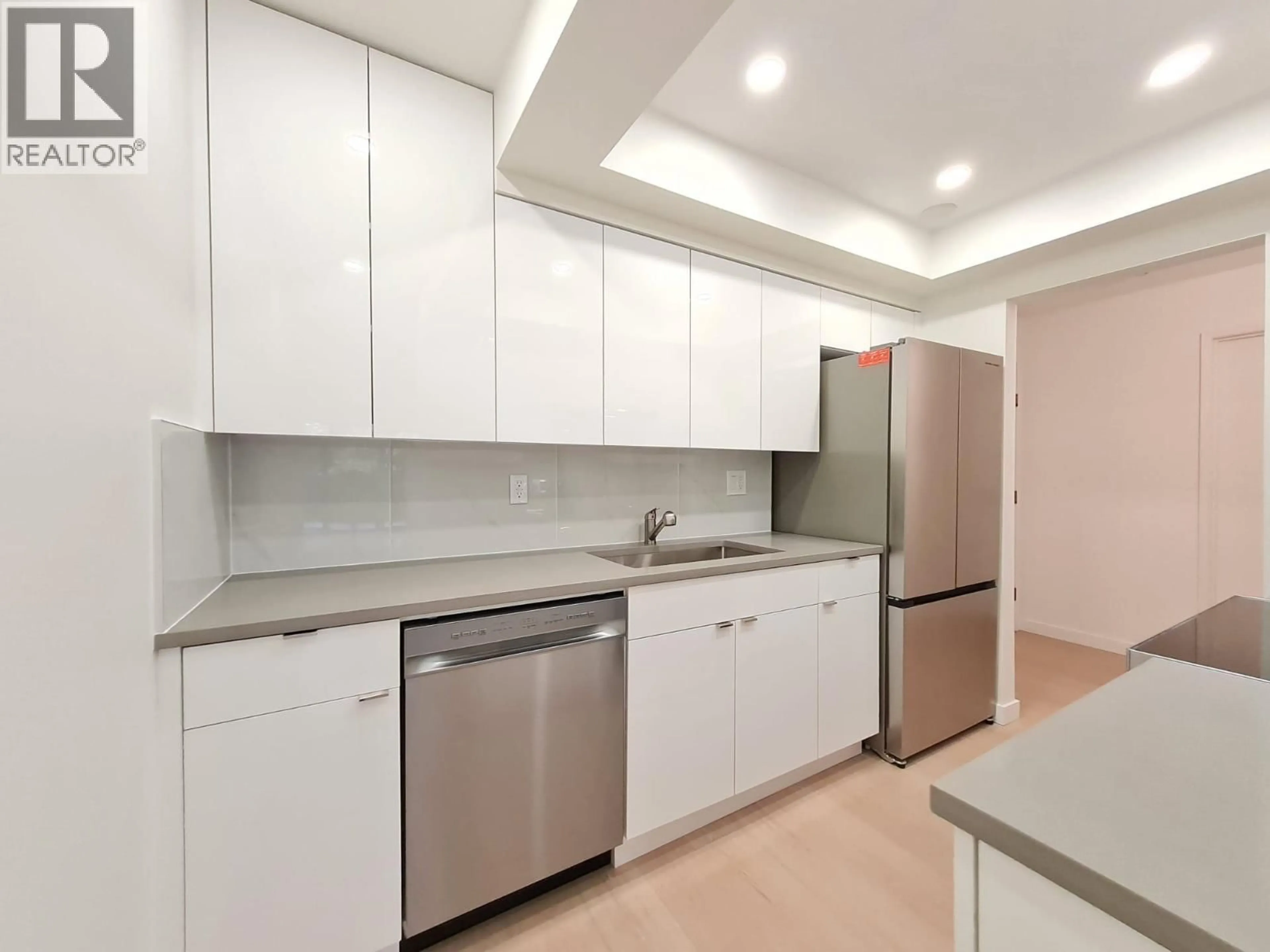 Standard kitchen, unknown for 107 - 6560 BUSWELL STREET, Richmond British Columbia V6Y2G7