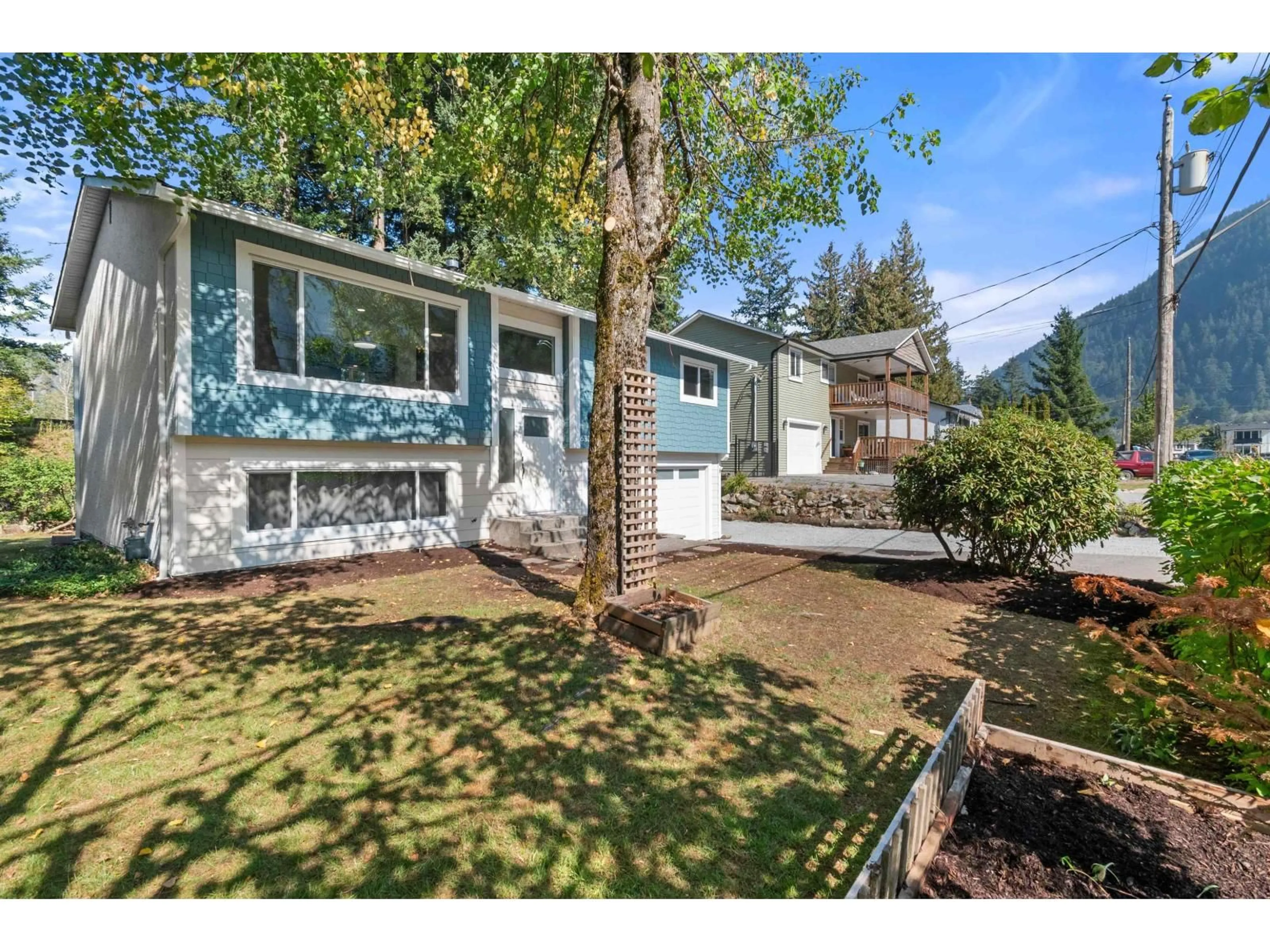 Home with vinyl exterior material, street for 63797 BEECH AVENUE, Hope British Columbia V0X1L2