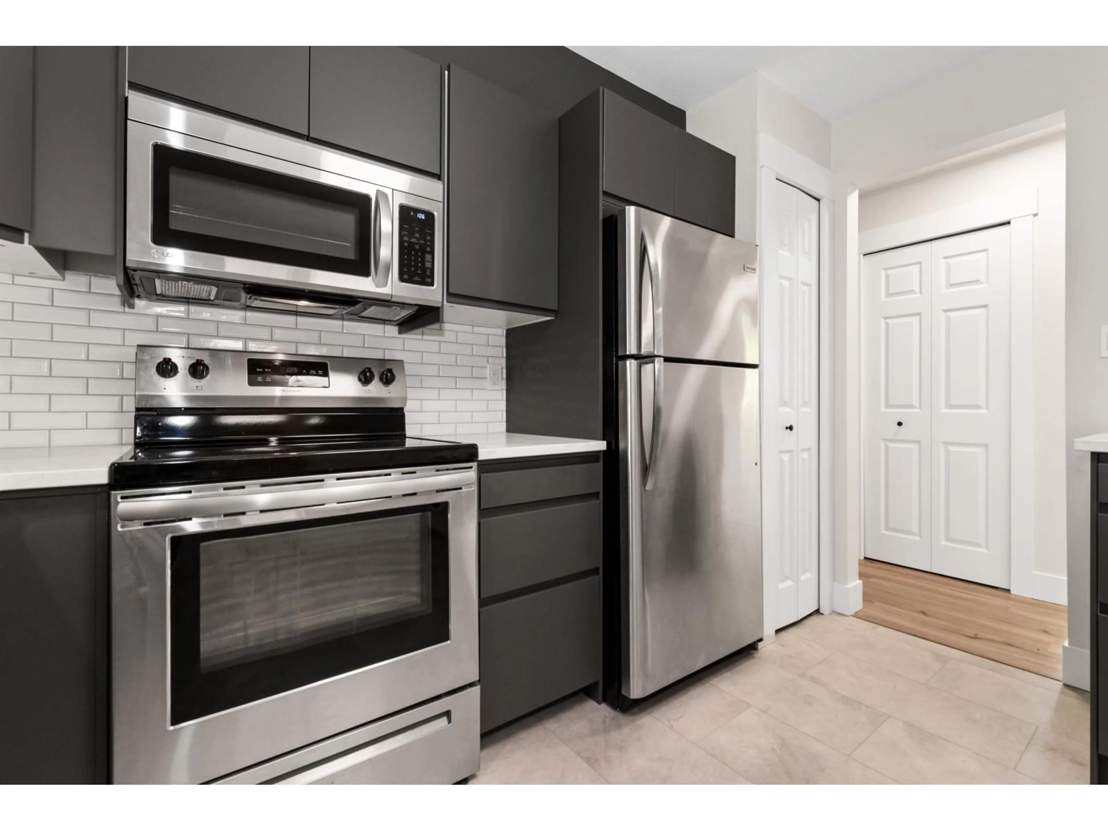 Standard kitchen, unknown for 63797 BEECH AVENUE, Hope British Columbia V0X1L2